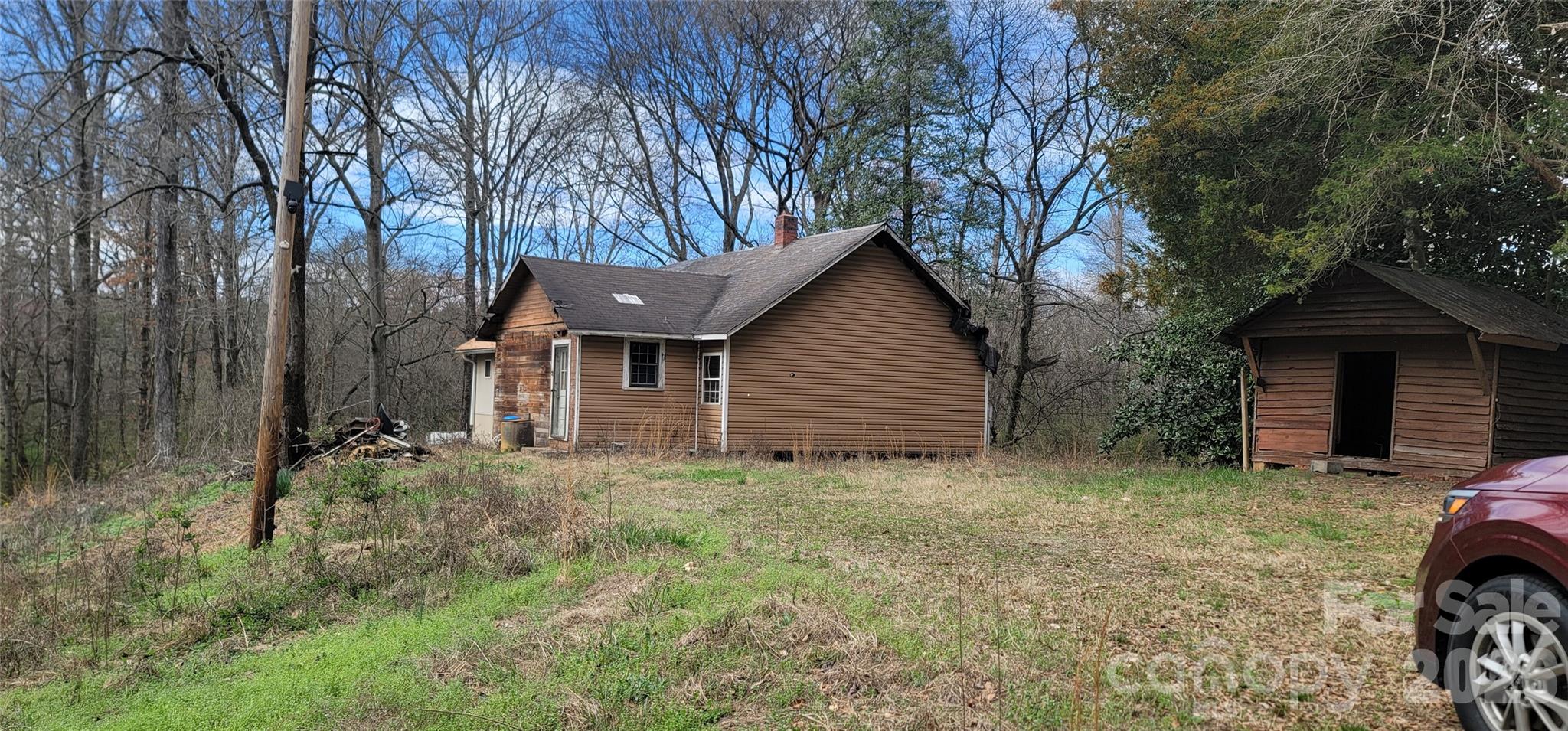 1939 River Road Property Photo 2