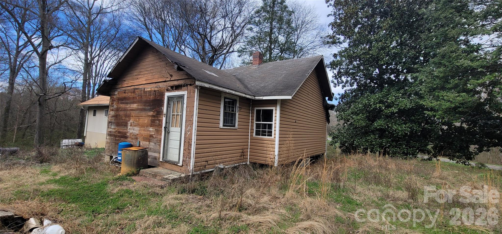 1939 River Road Property Photo 4