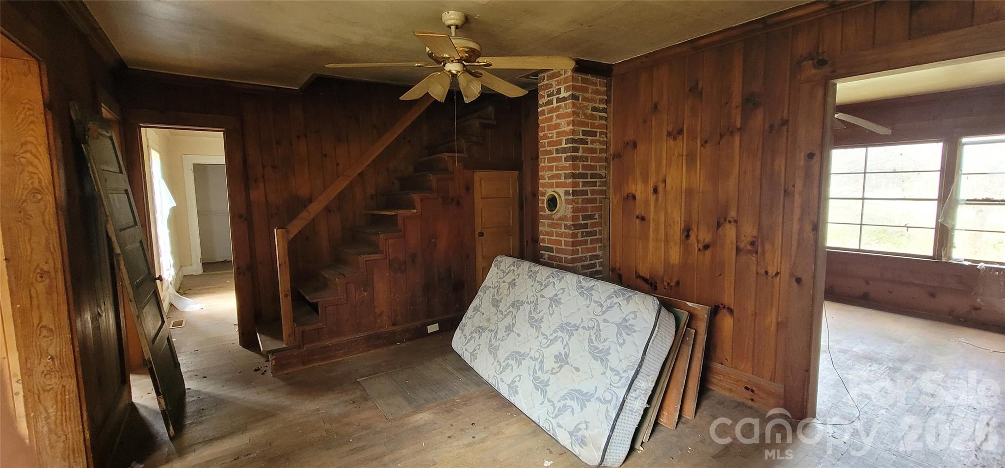 1939 River Road Property Photo 6