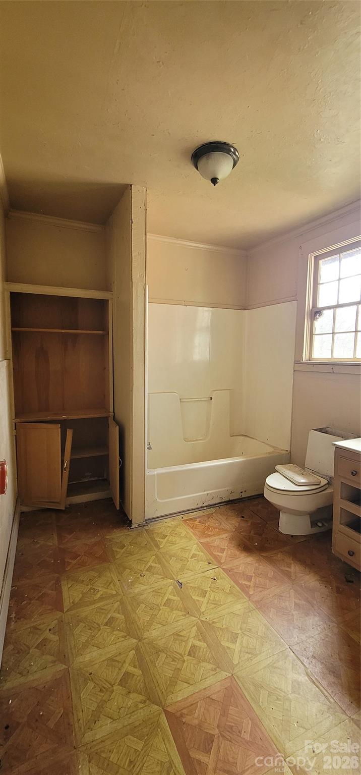 1939 River Road Property Photo 10