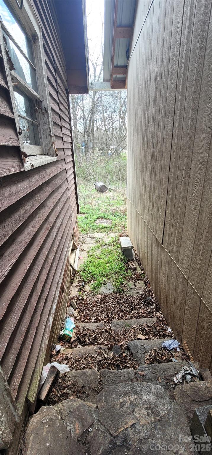 1939 River Road Property Photo 18