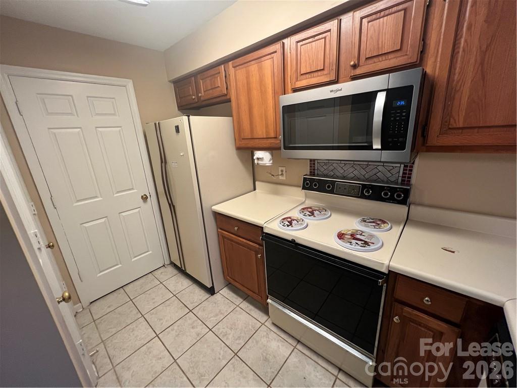 18817 Nautical Drive Property Photo 3