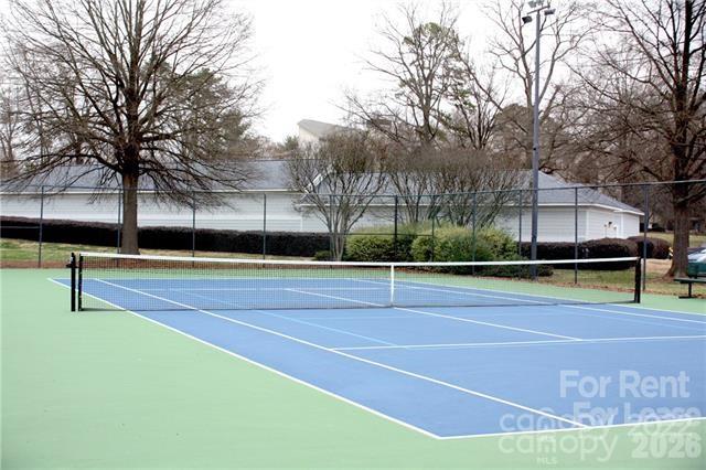 18817 Nautical Drive Property Photo 14