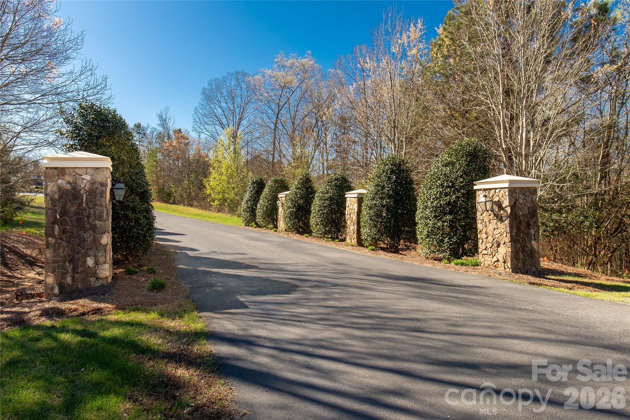 6005 Kimbrell Heights Drive Property Photo 4