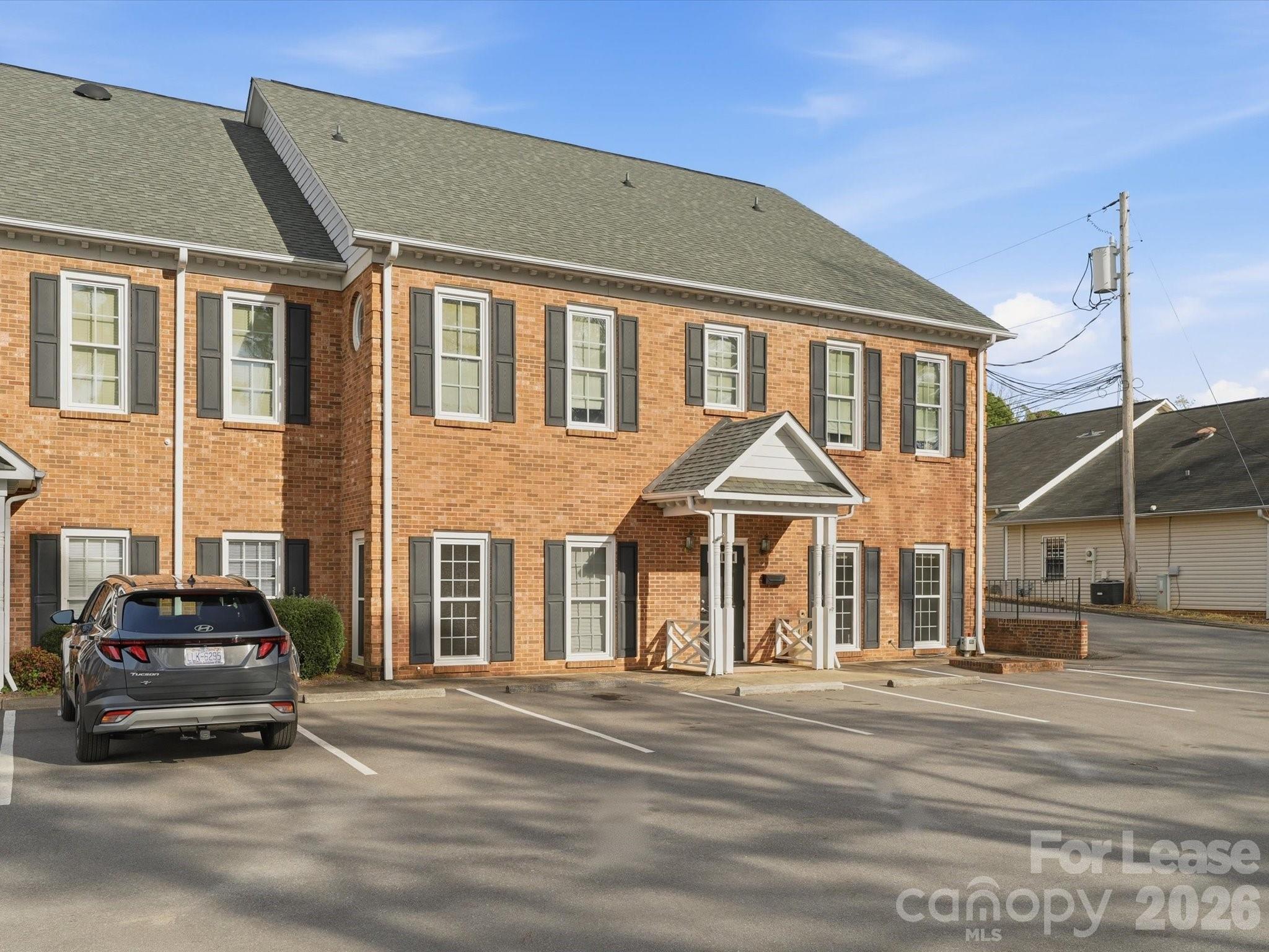 825 Majestic Court Property Photo 3