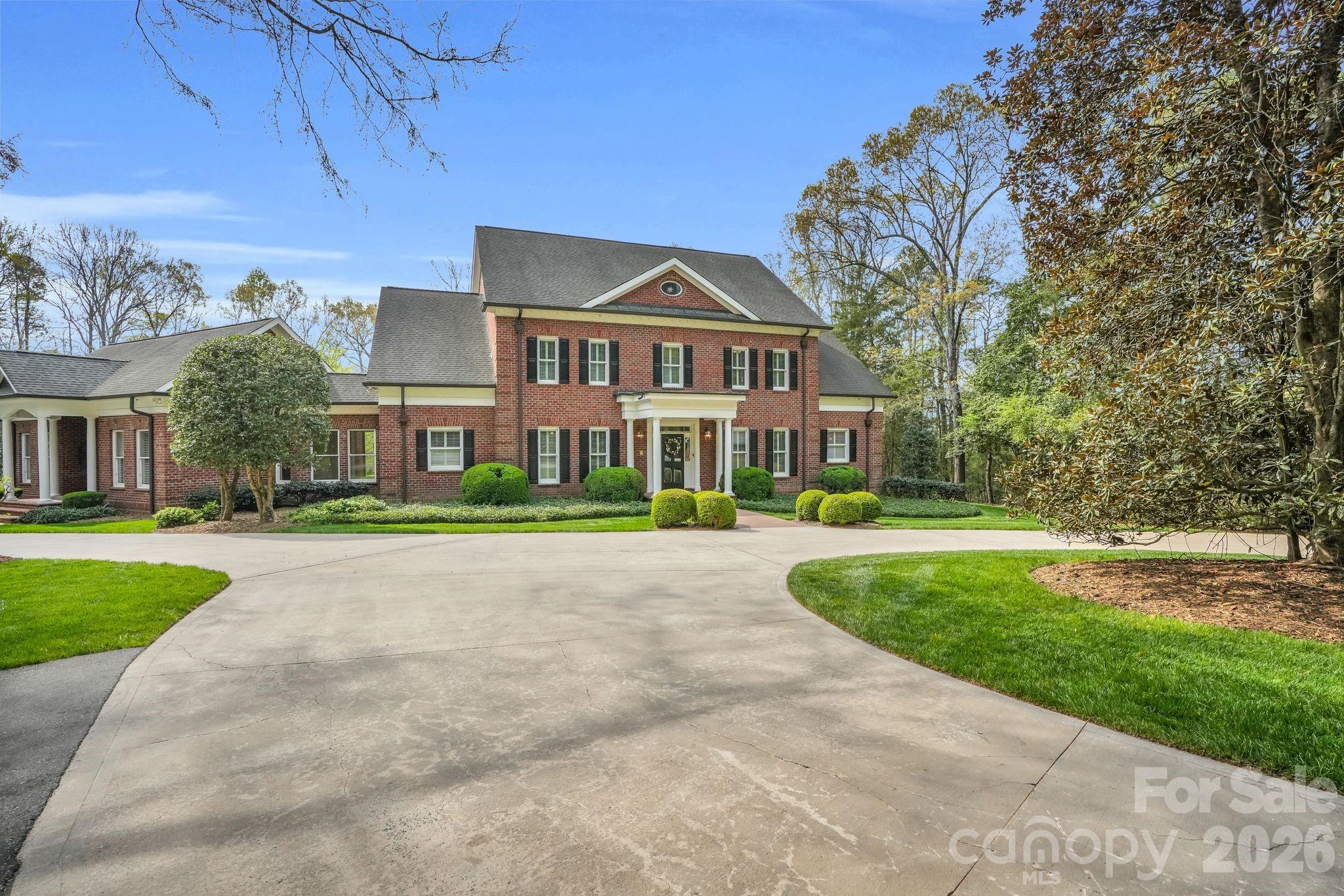 312 Old Hickory Court Property Photo 5
