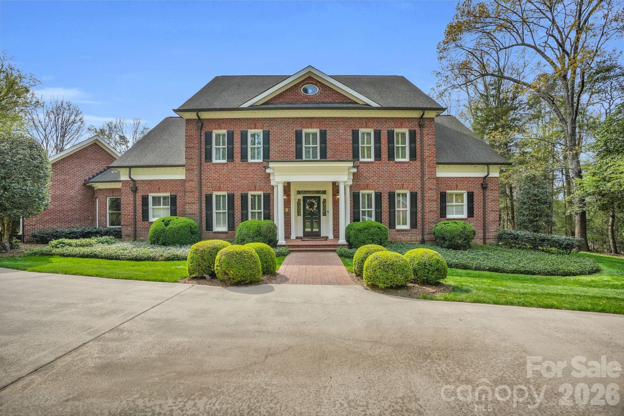 312 Old Hickory Court Property Photo 6