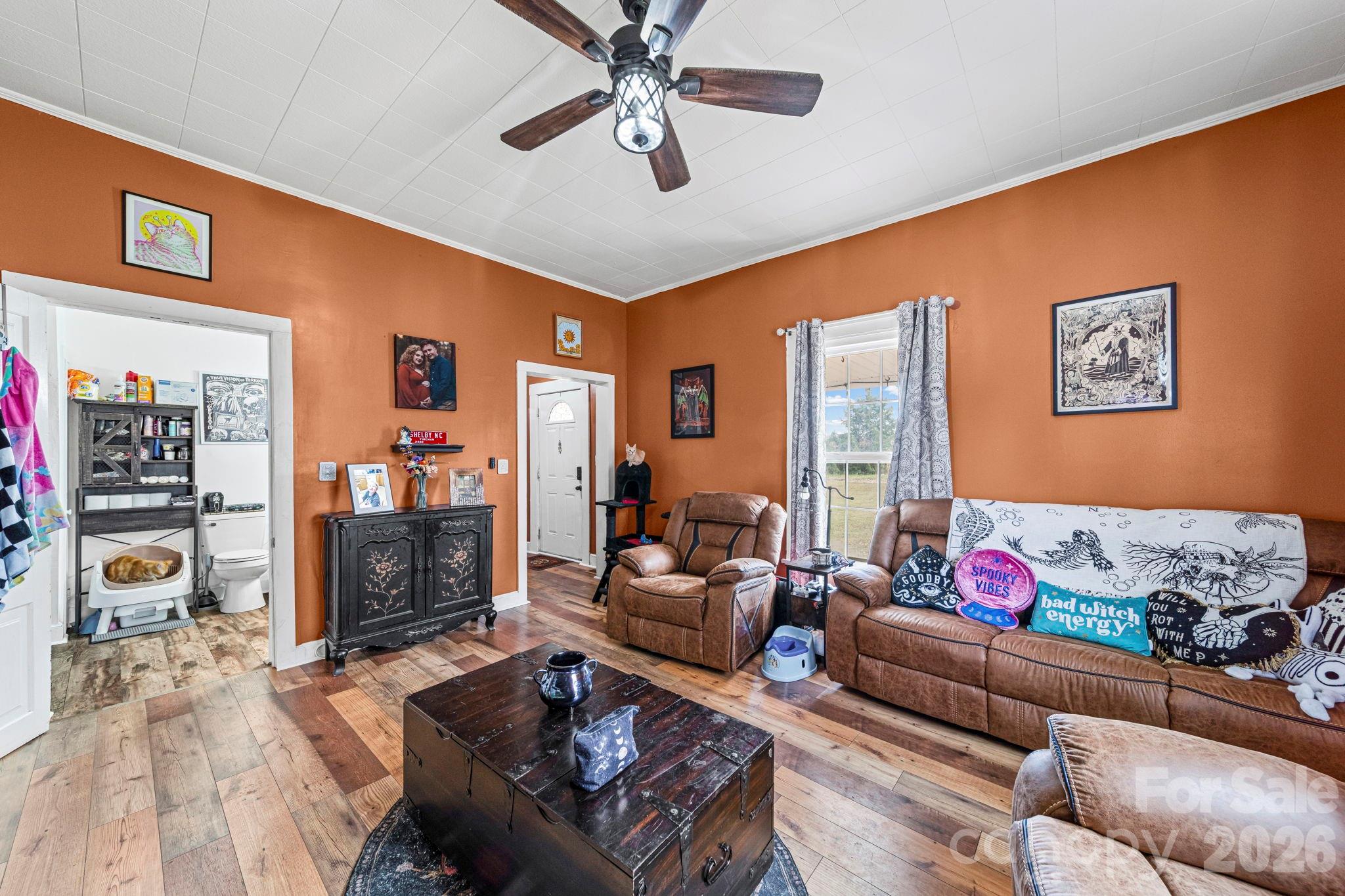 1930 S Post Road Property Photo 6