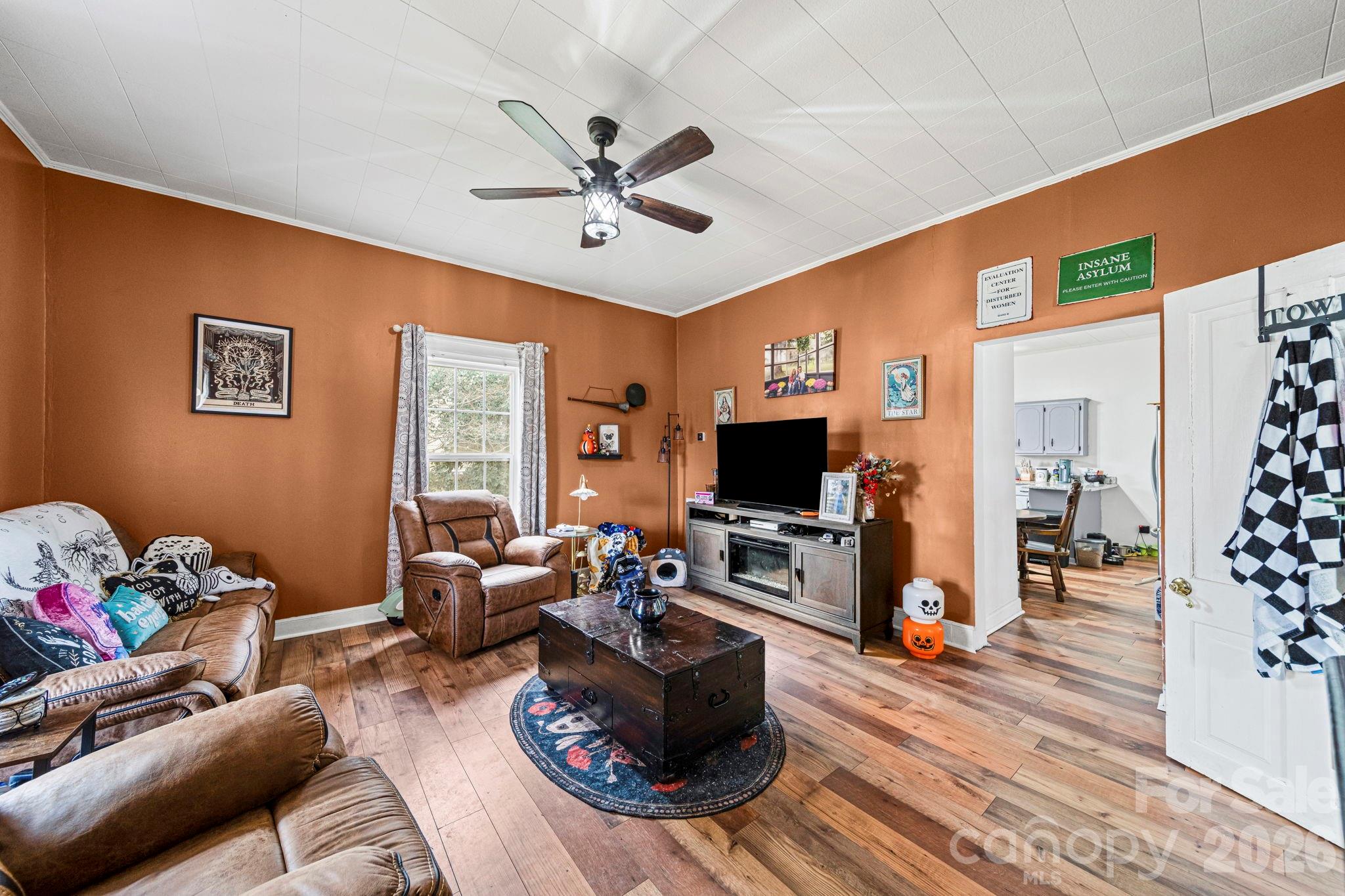 1930 S Post Road Property Photo 7
