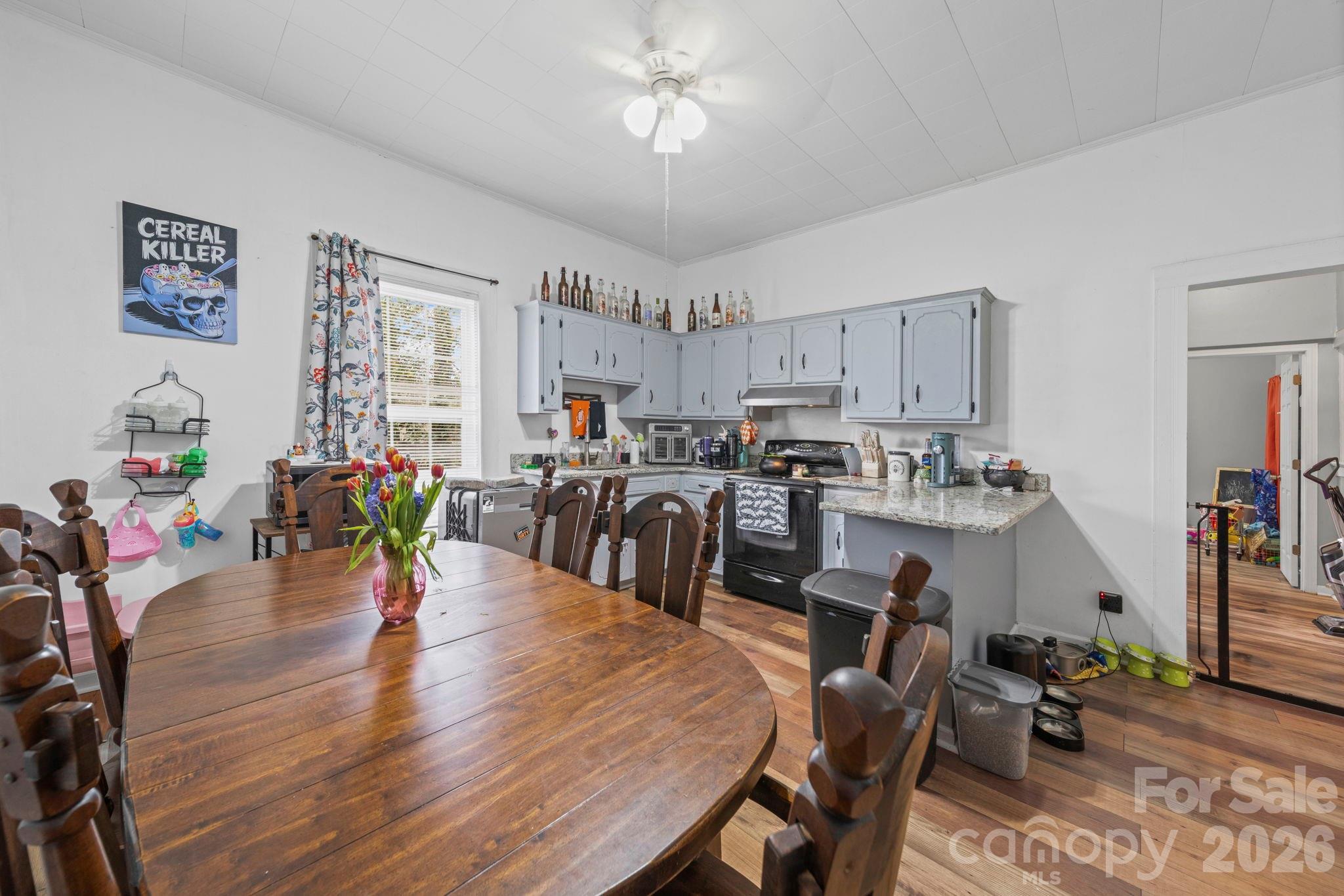 1930 S Post Road Property Photo 11
