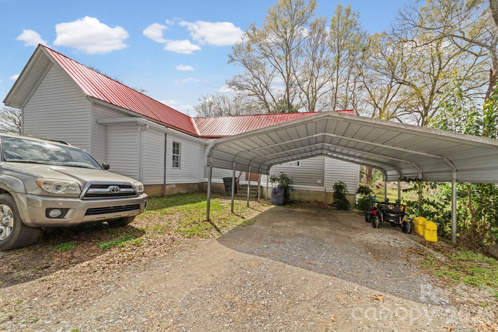 1930 S Post Road Property Photo 29