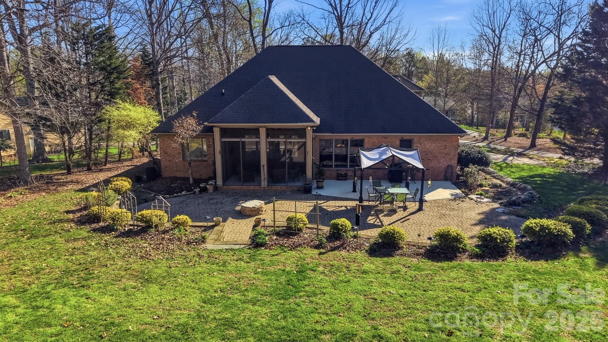3101 Three Wood Drive Property Photo 6