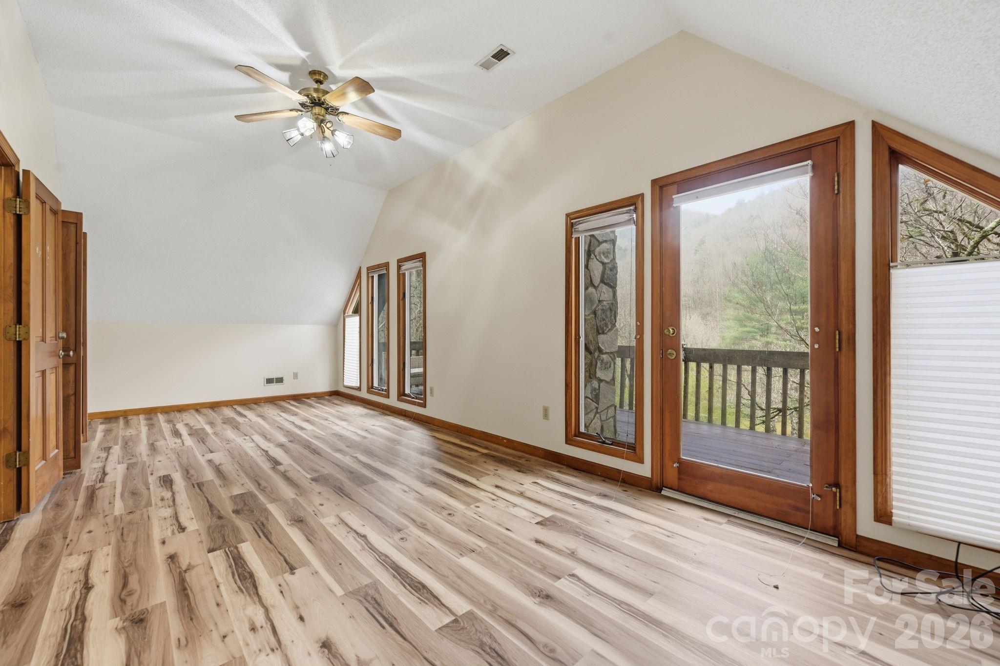 652 Shepherds Creek Road Property Photo 16