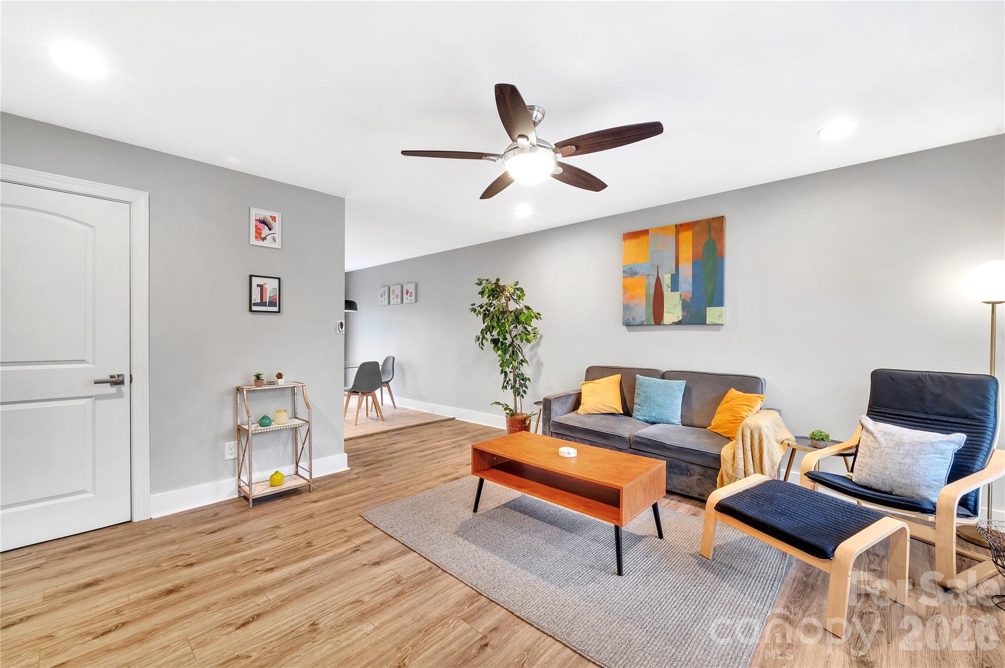 2025 Ibis Court Property Photo 4