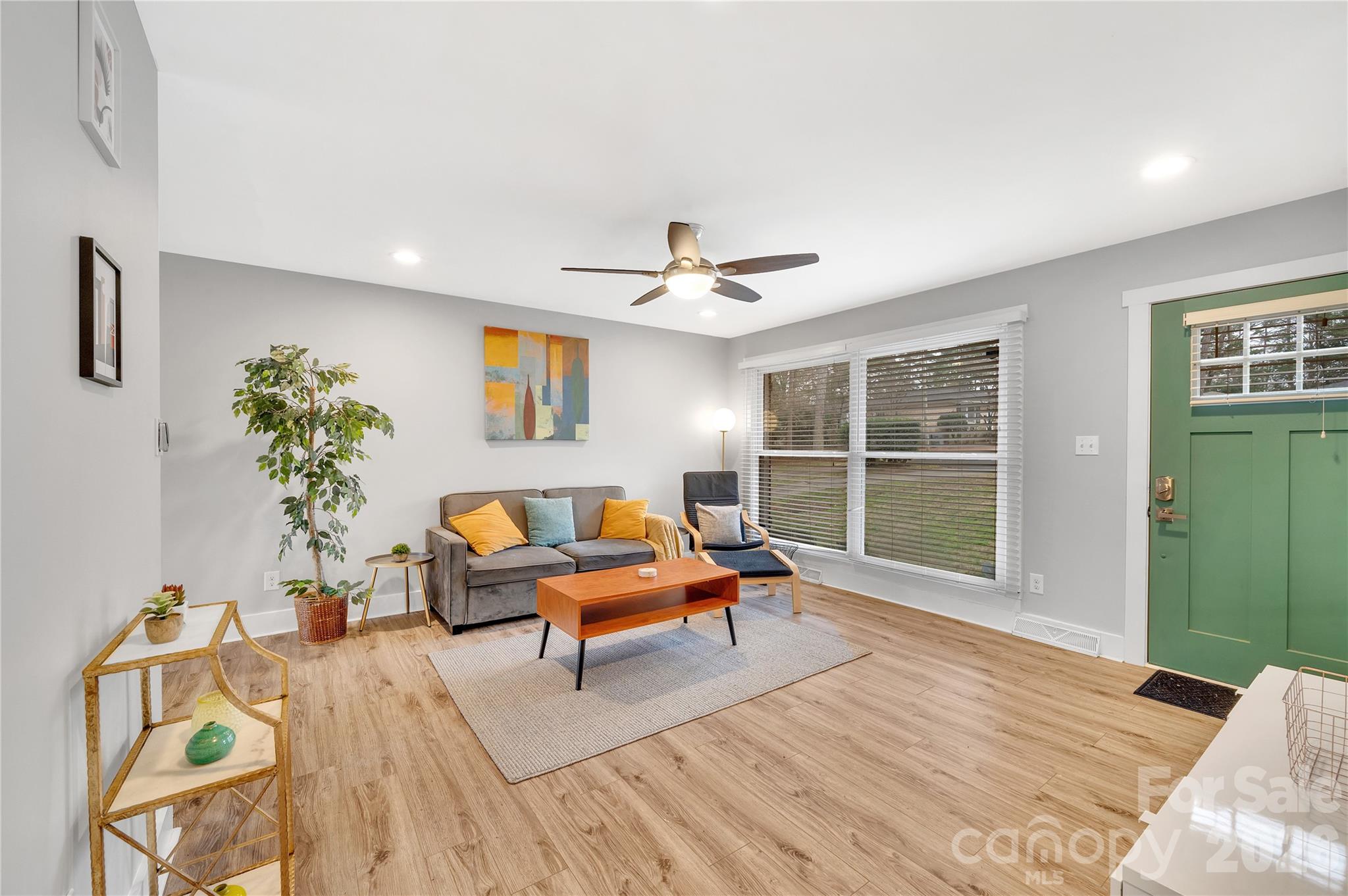 2025 Ibis Court Property Photo 5