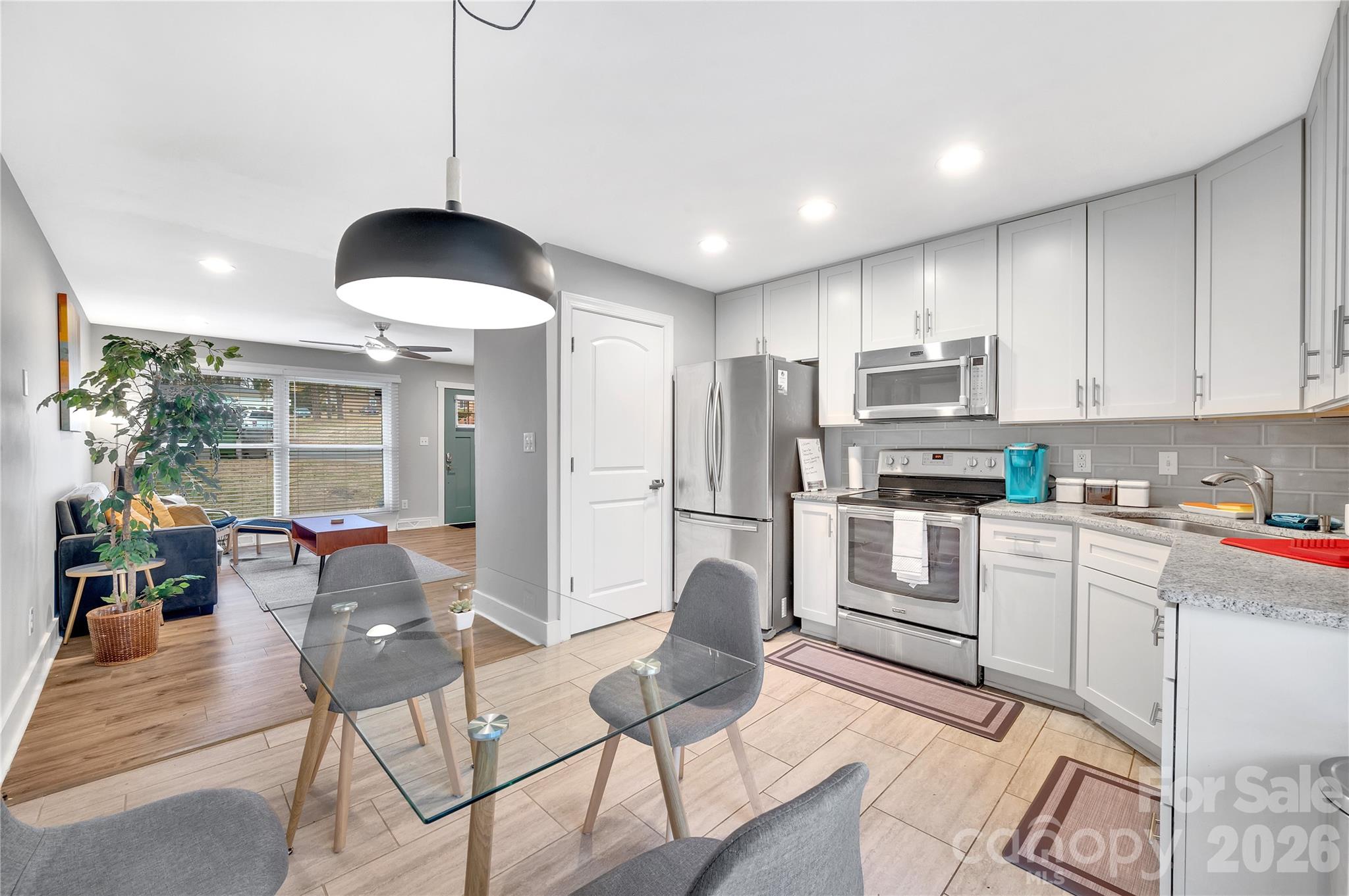 2025 Ibis Court Property Photo 7