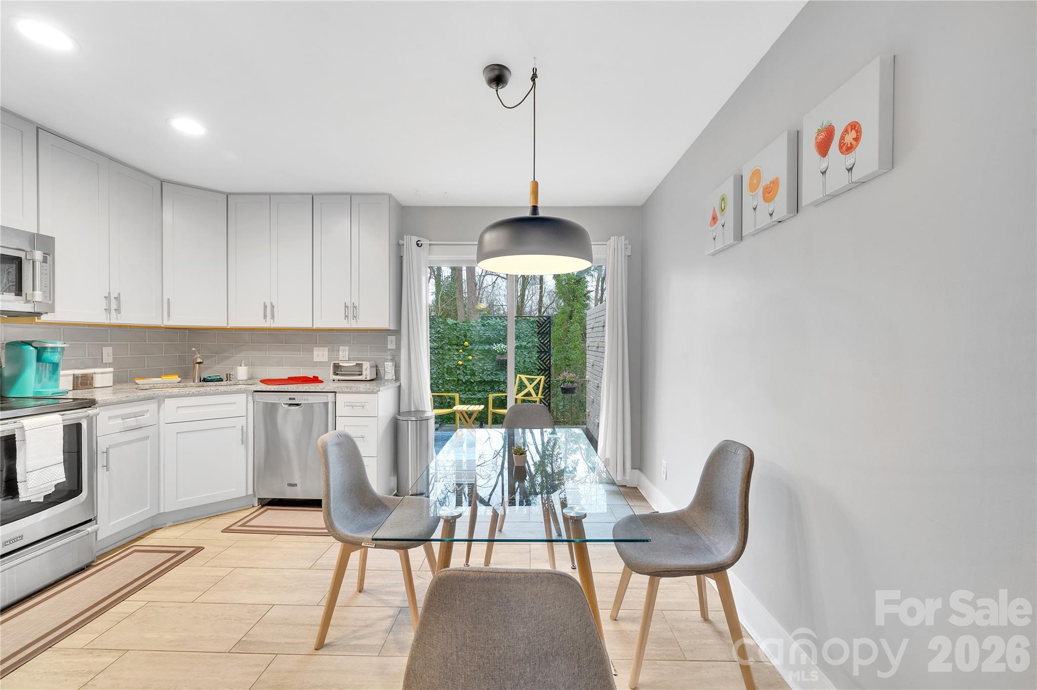 2025 Ibis Court Property Photo 8