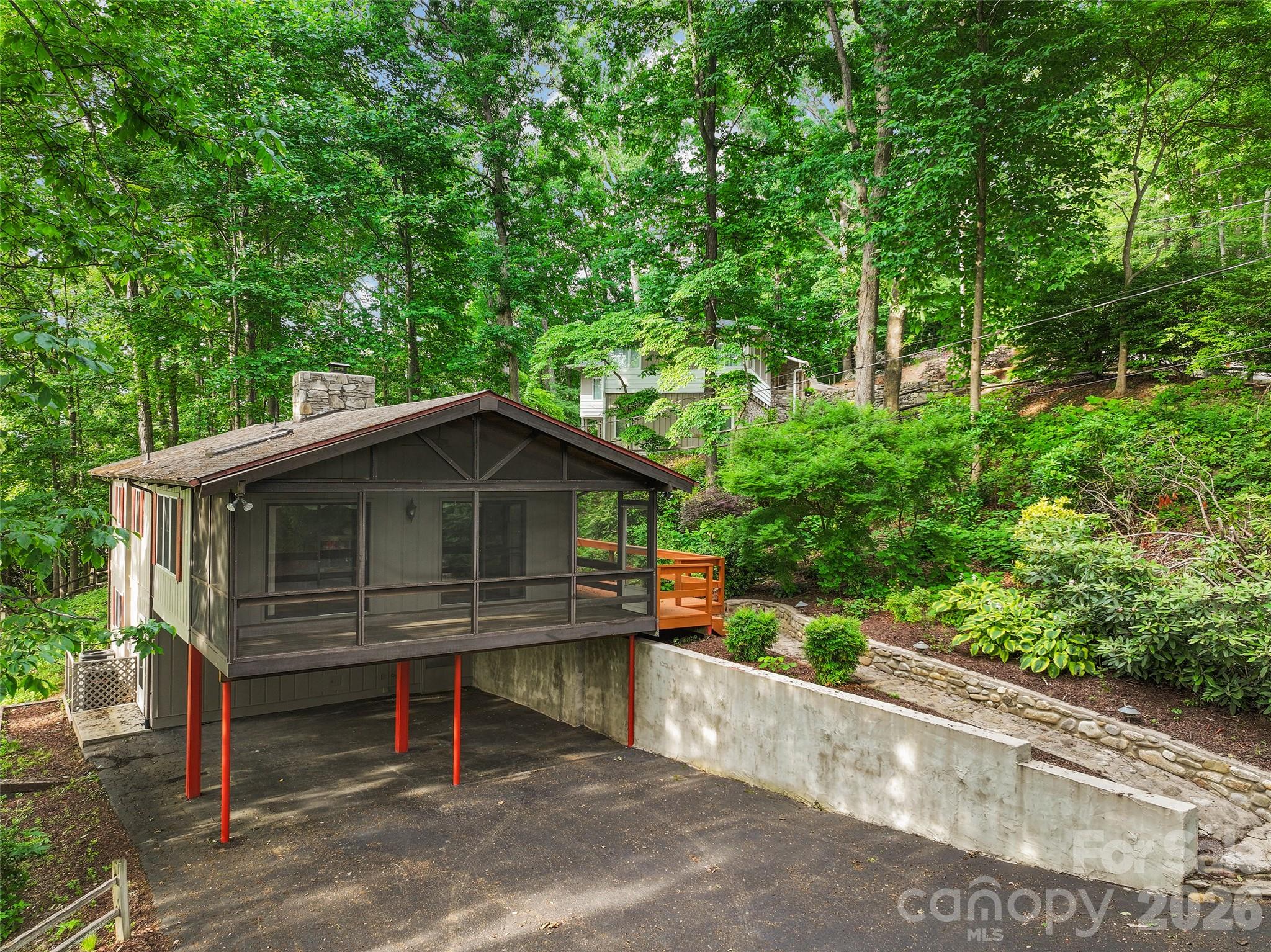 436 Crum Drive Property Photo 3