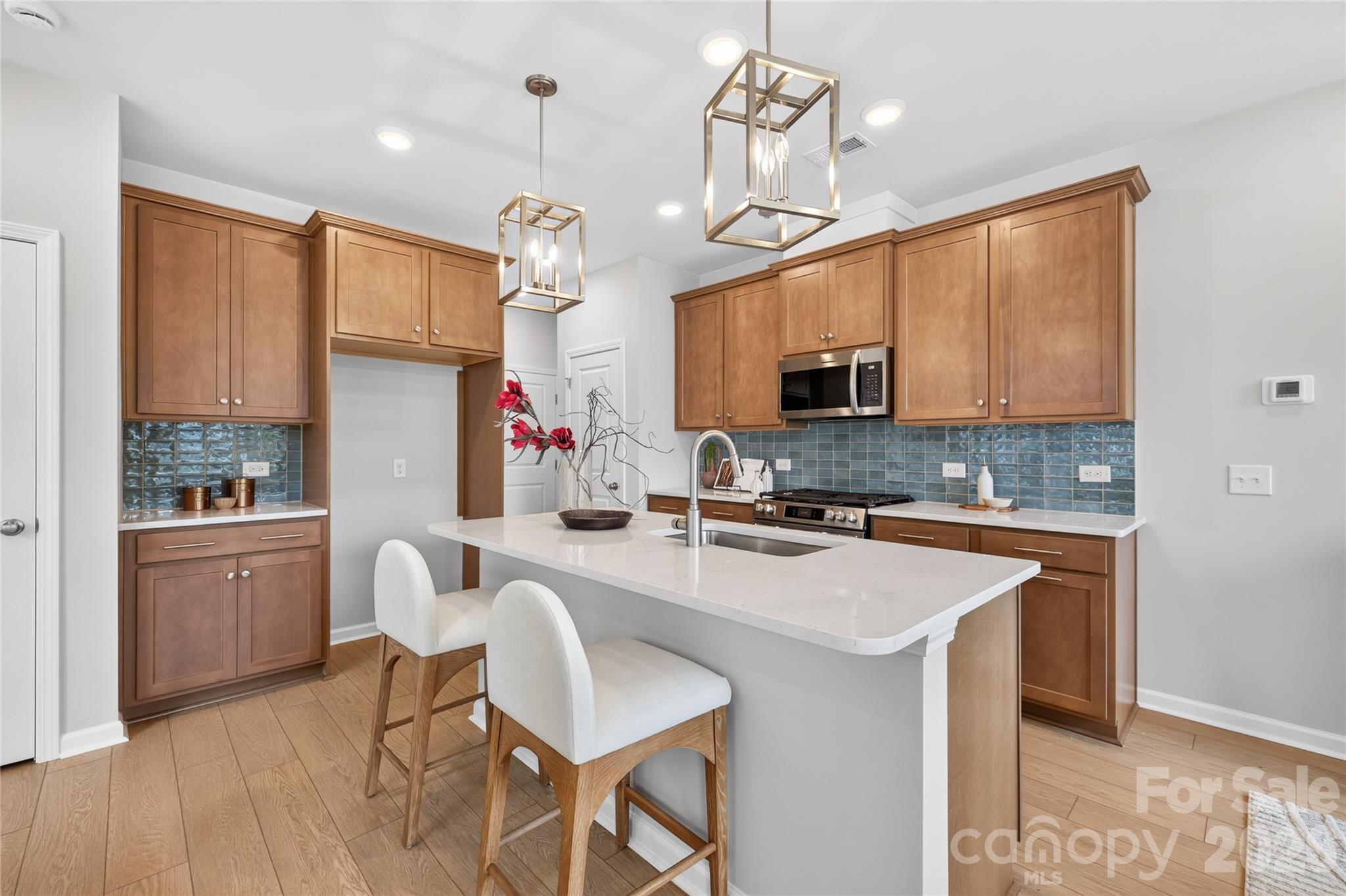 575 Cape Cod Way Property Photo 6