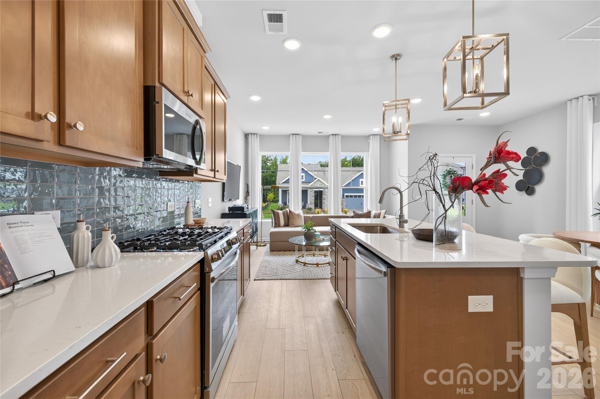 575 Cape Cod Way Property Photo 8