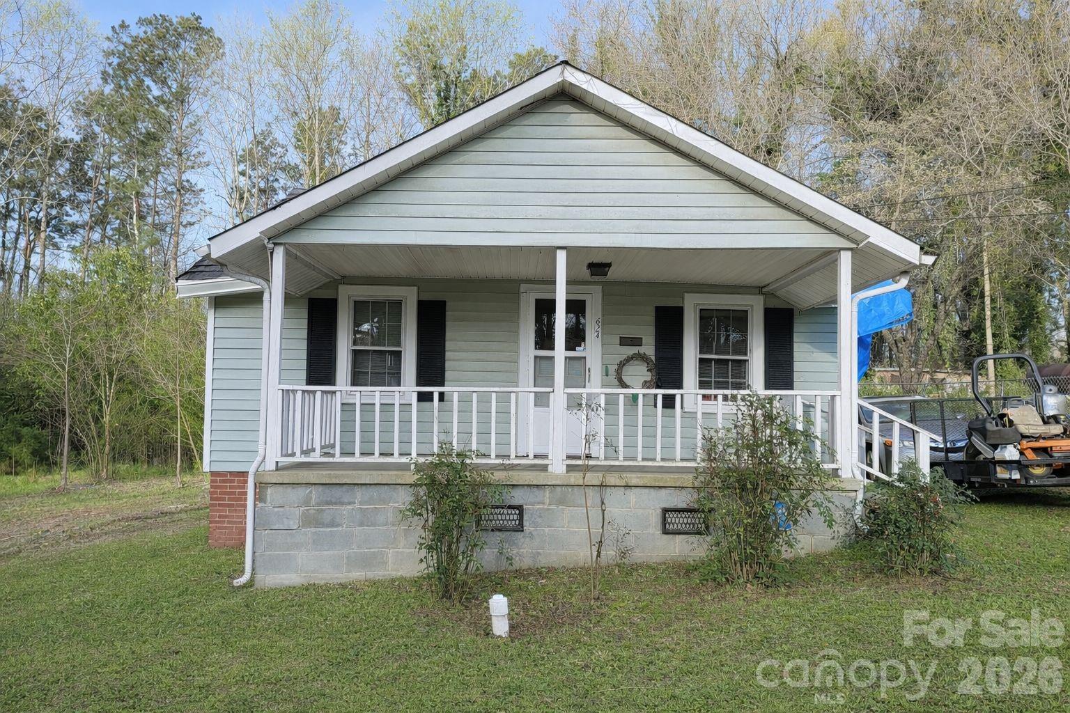 624 Blue Street Property Photo 1