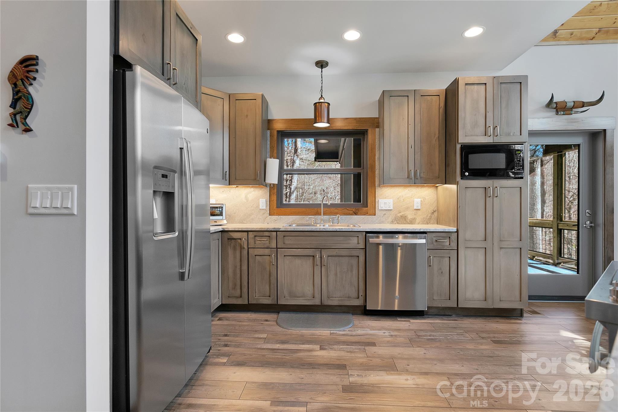 70 Unvdatlvi Court Property Photo 16