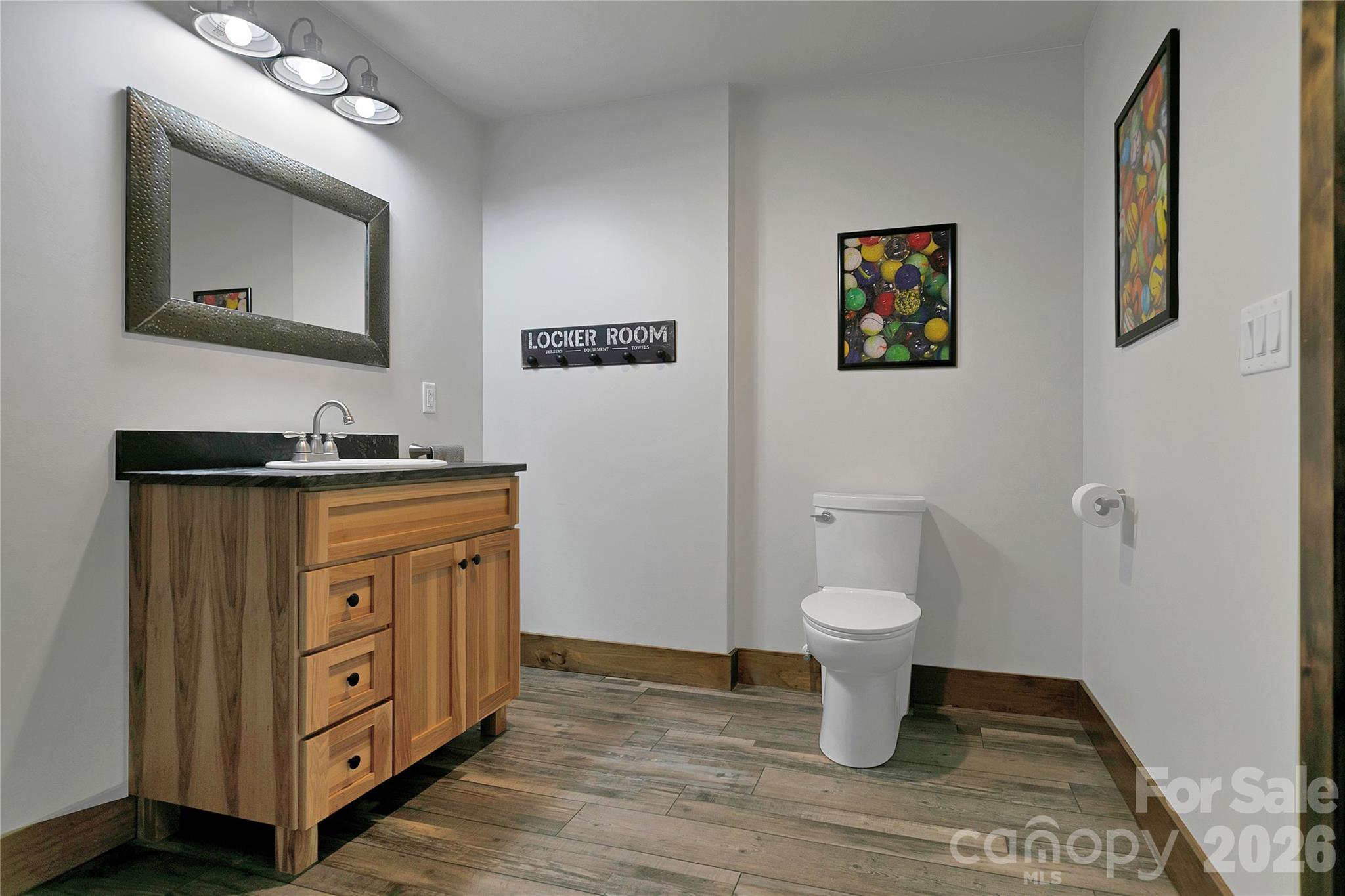 70 Unvdatlvi Court Property Photo 36