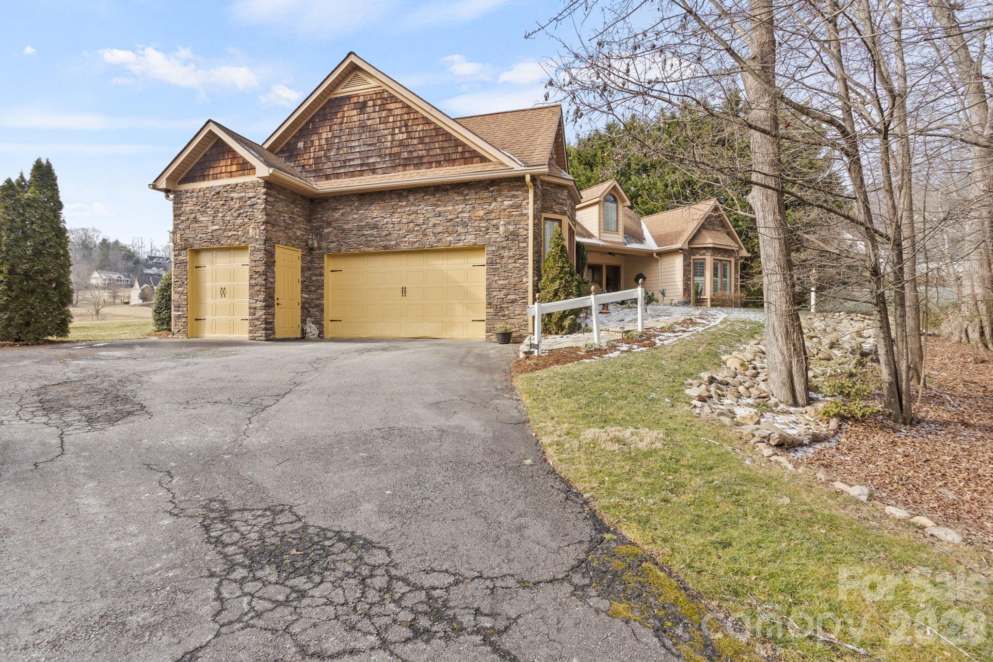 628 Vista Falls Road Property Photo 5