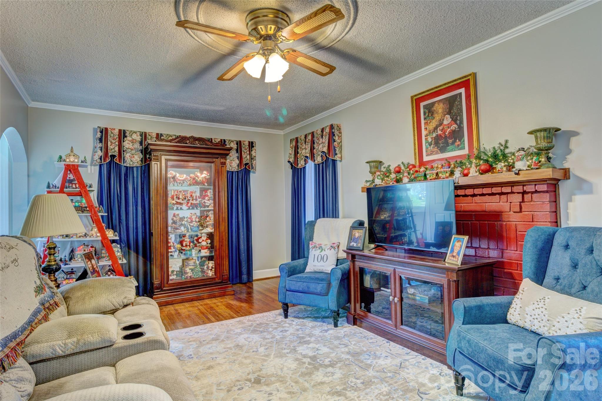 328 S Pink Street Property Photo 3
