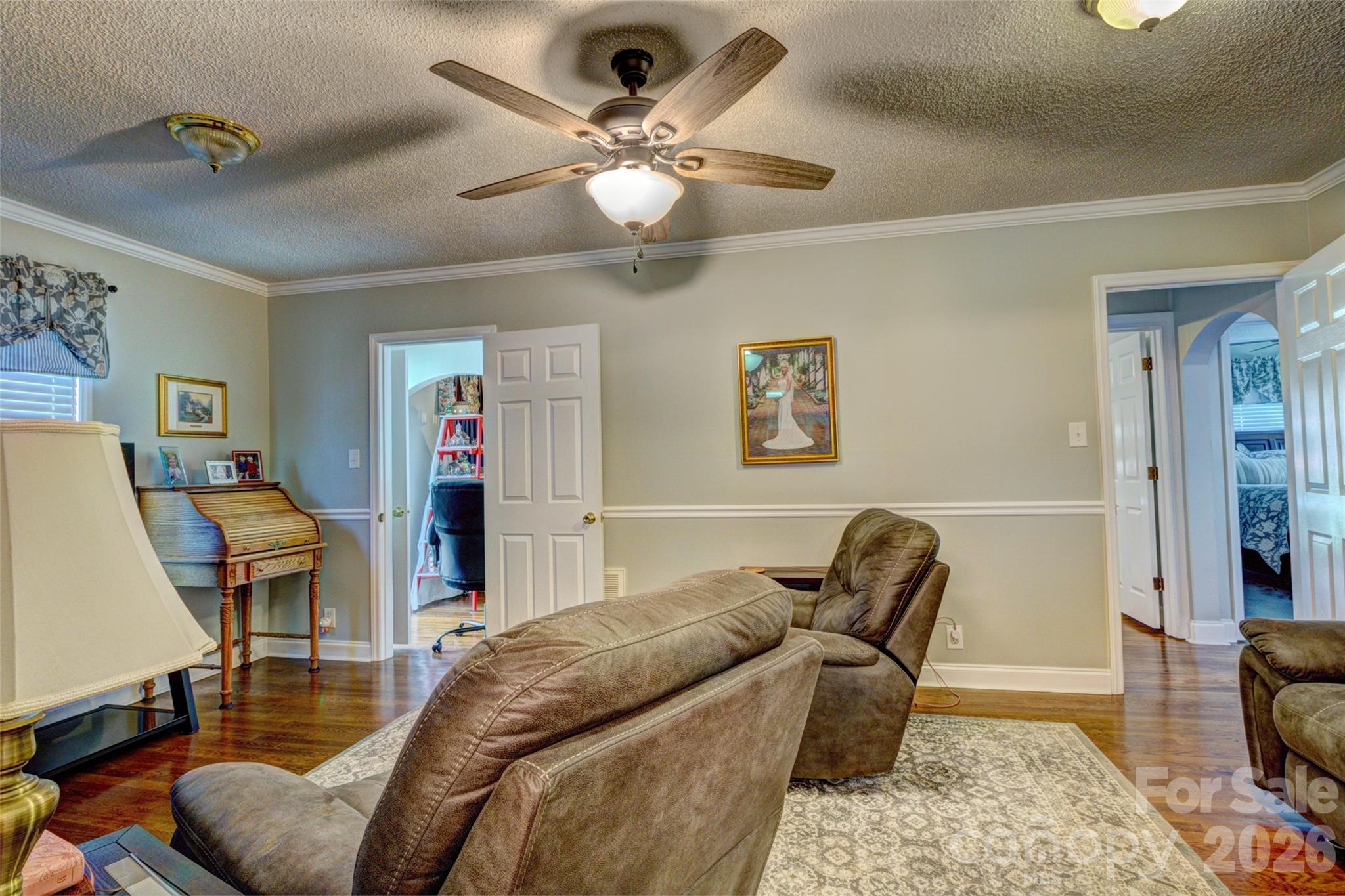 328 S Pink Street Property Photo 6