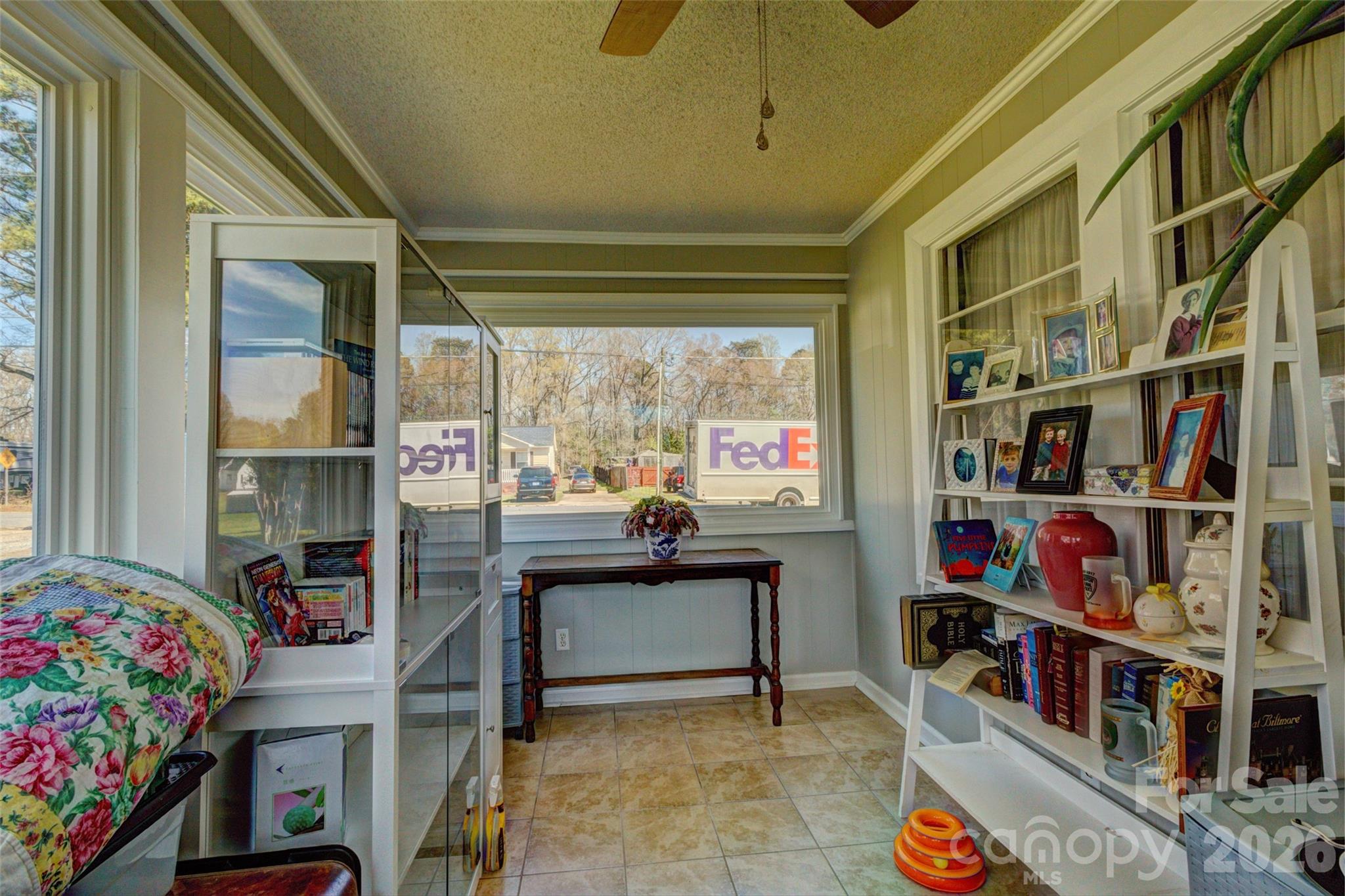328 S Pink Street Property Photo 12