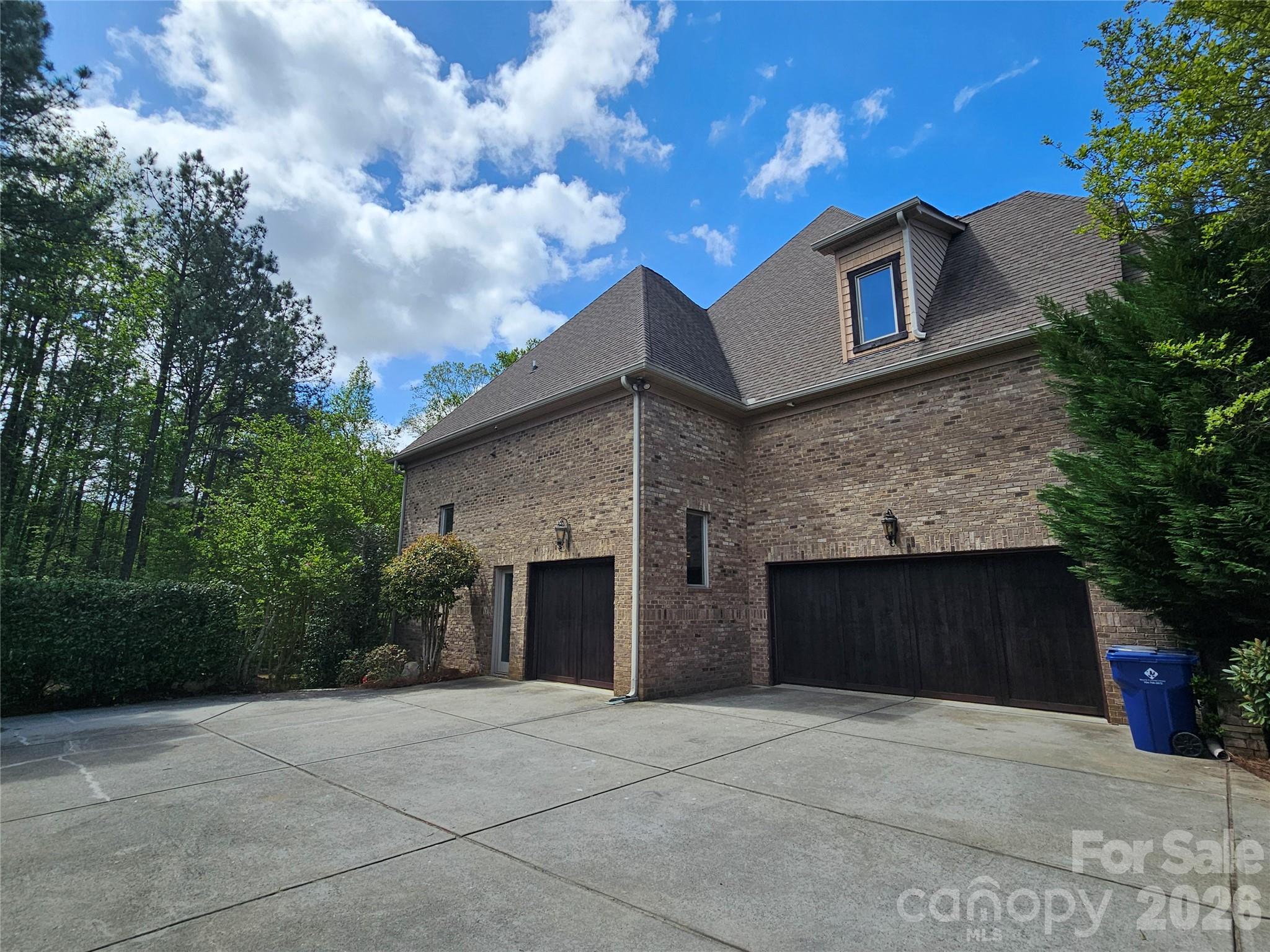 9222 Woodhall Lake Drive Property Photo 6