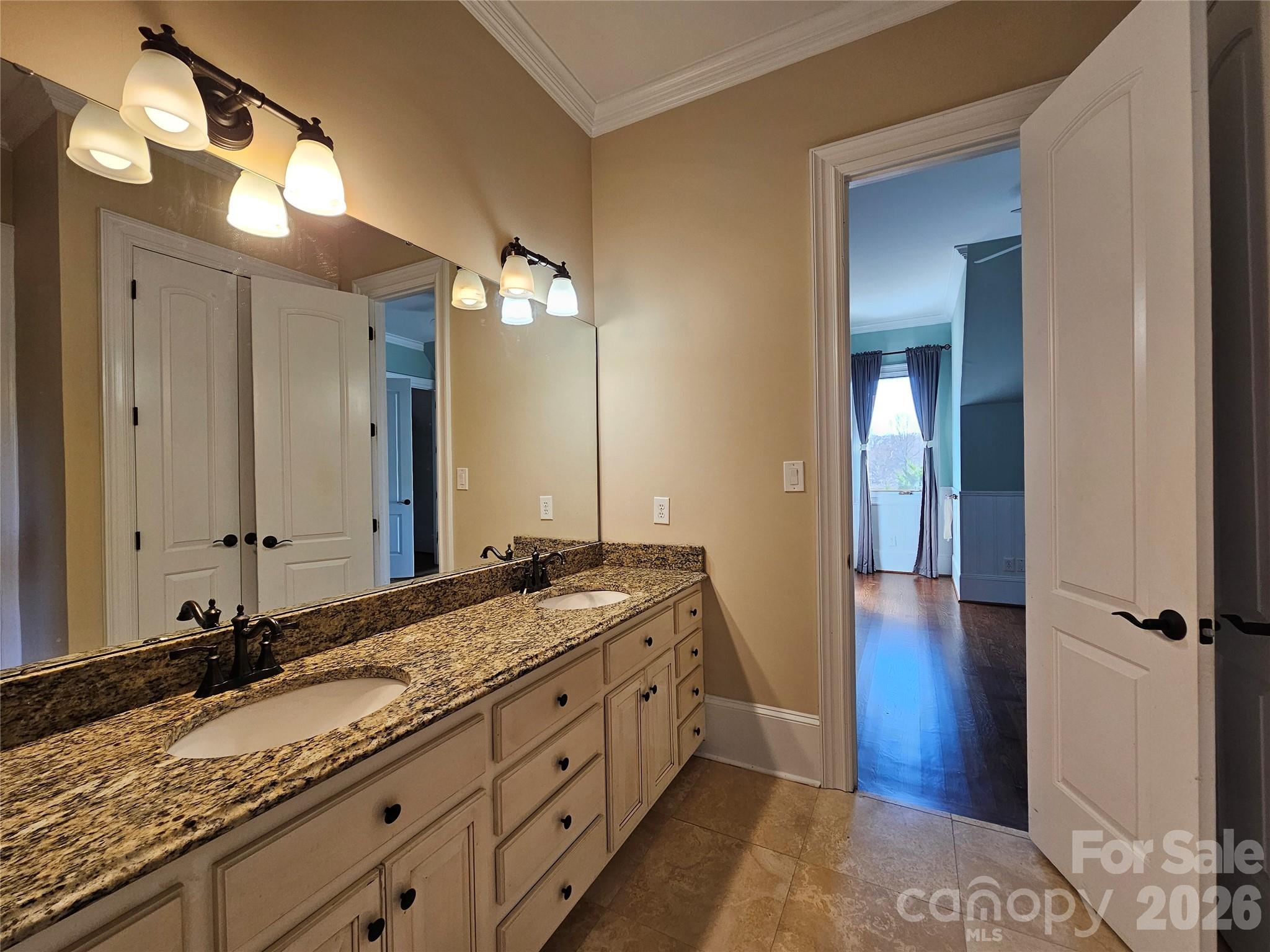 9222 Woodhall Lake Drive Property Photo 33