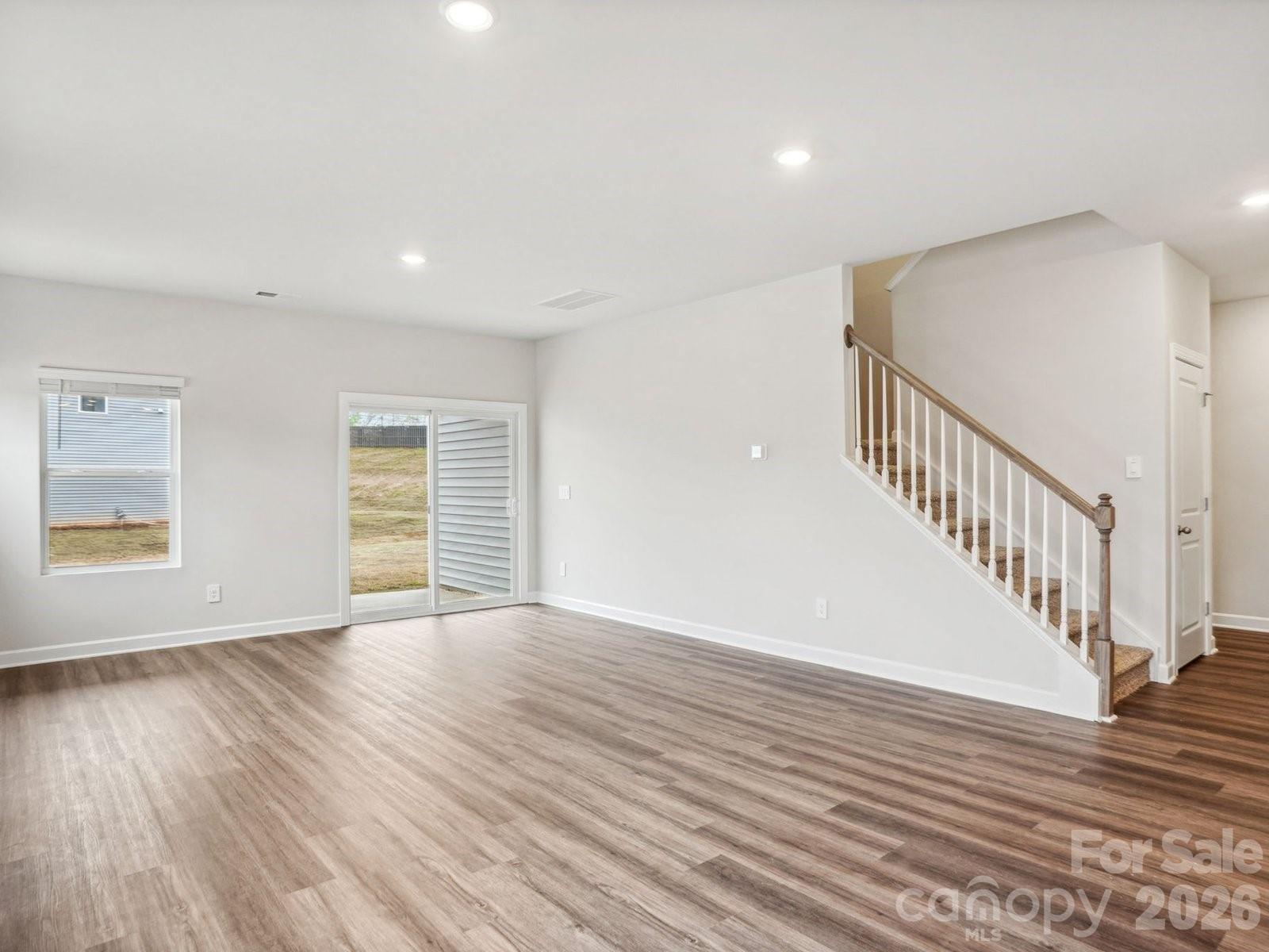2067 Sunflower Circle Property Photo 2