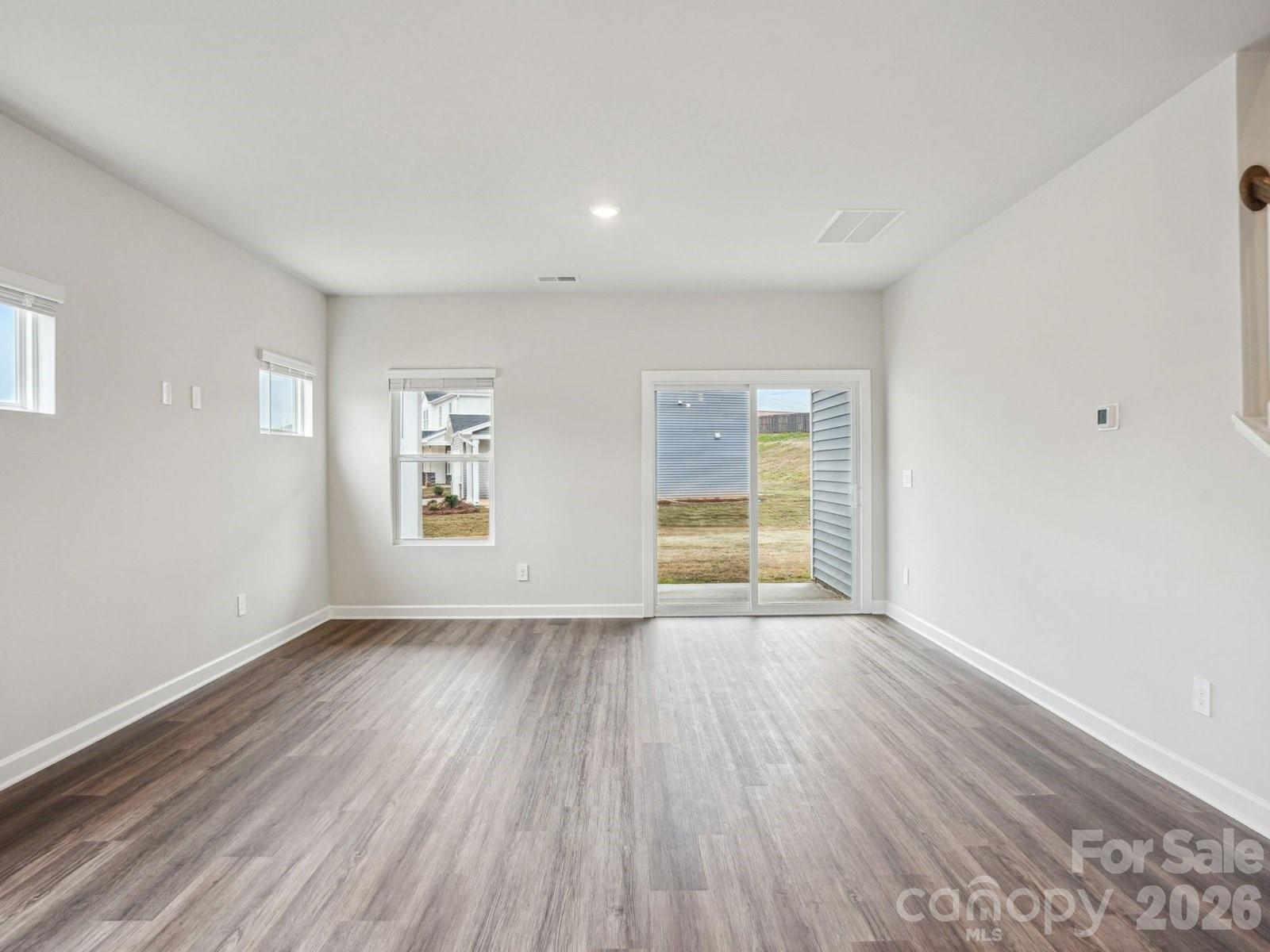 2067 Sunflower Circle Property Photo 3