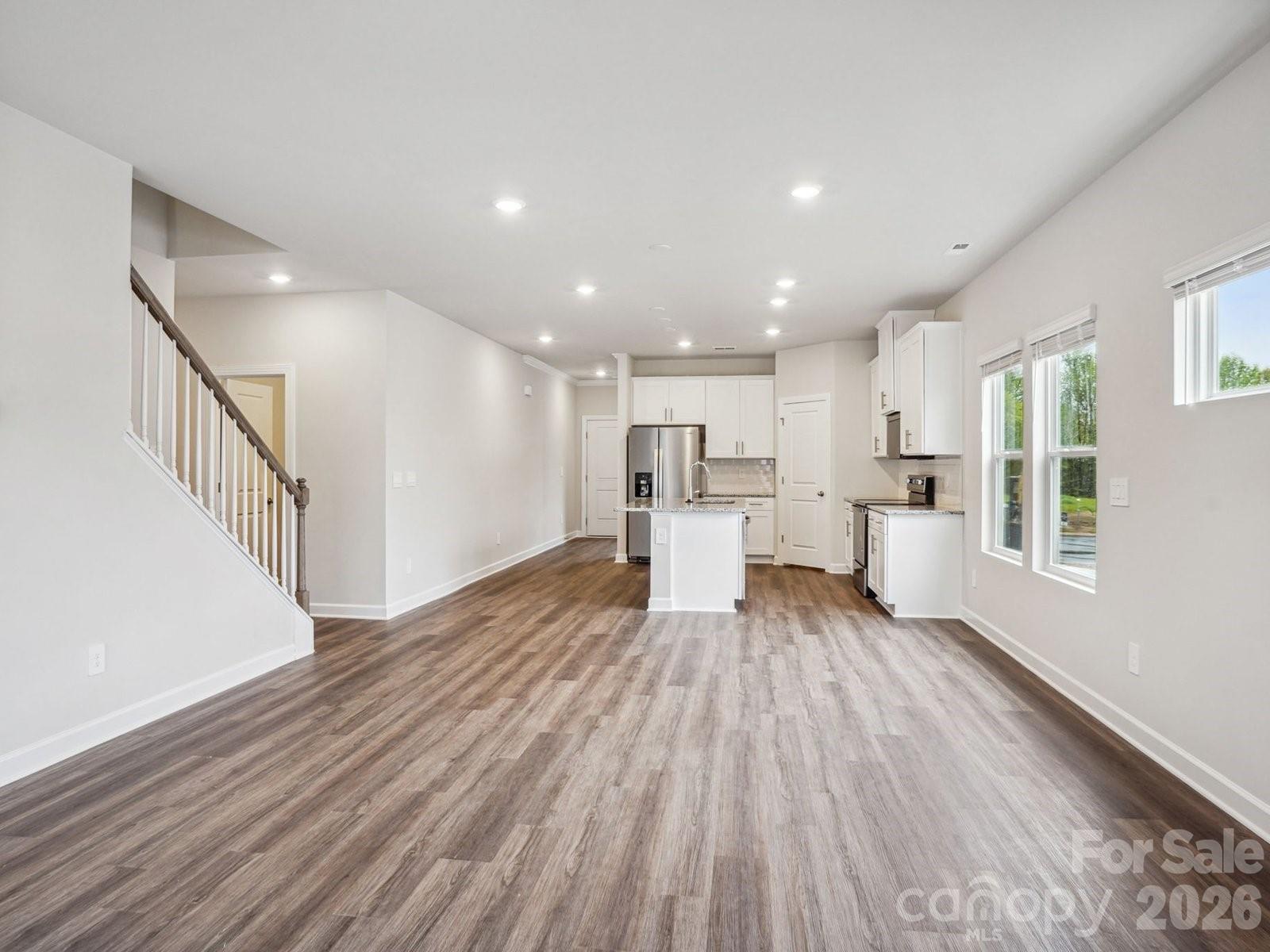 2067 Sunflower Circle Property Photo 4