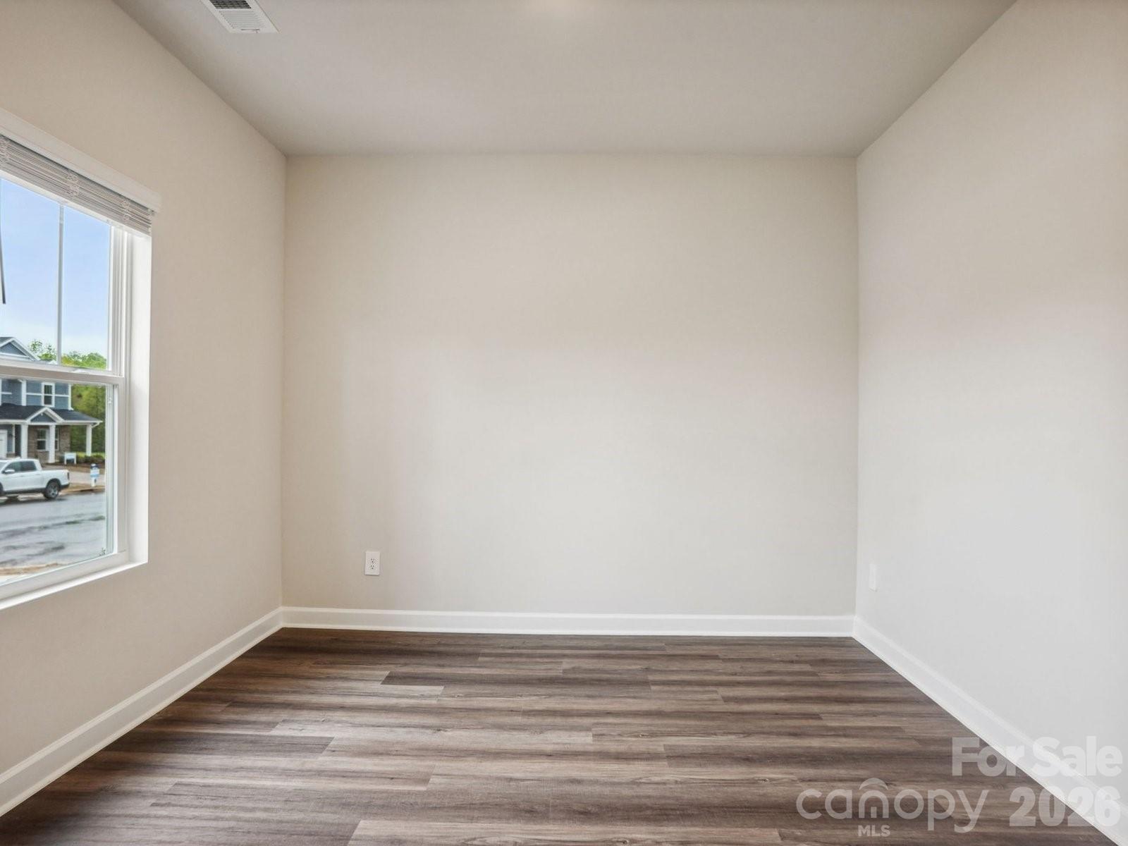 2067 Sunflower Circle Property Photo 7