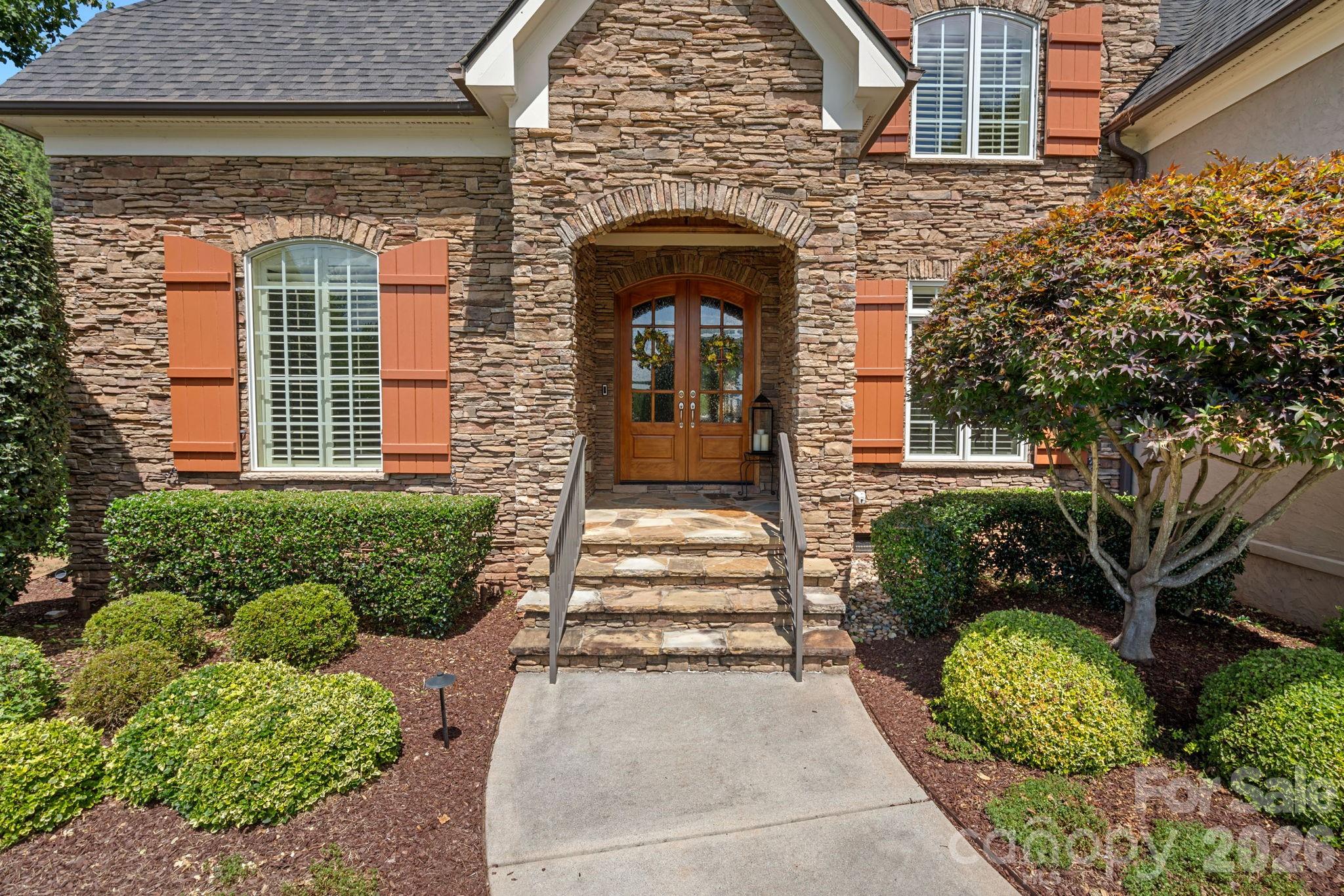 169 Cape Cod Way Property Photo 2