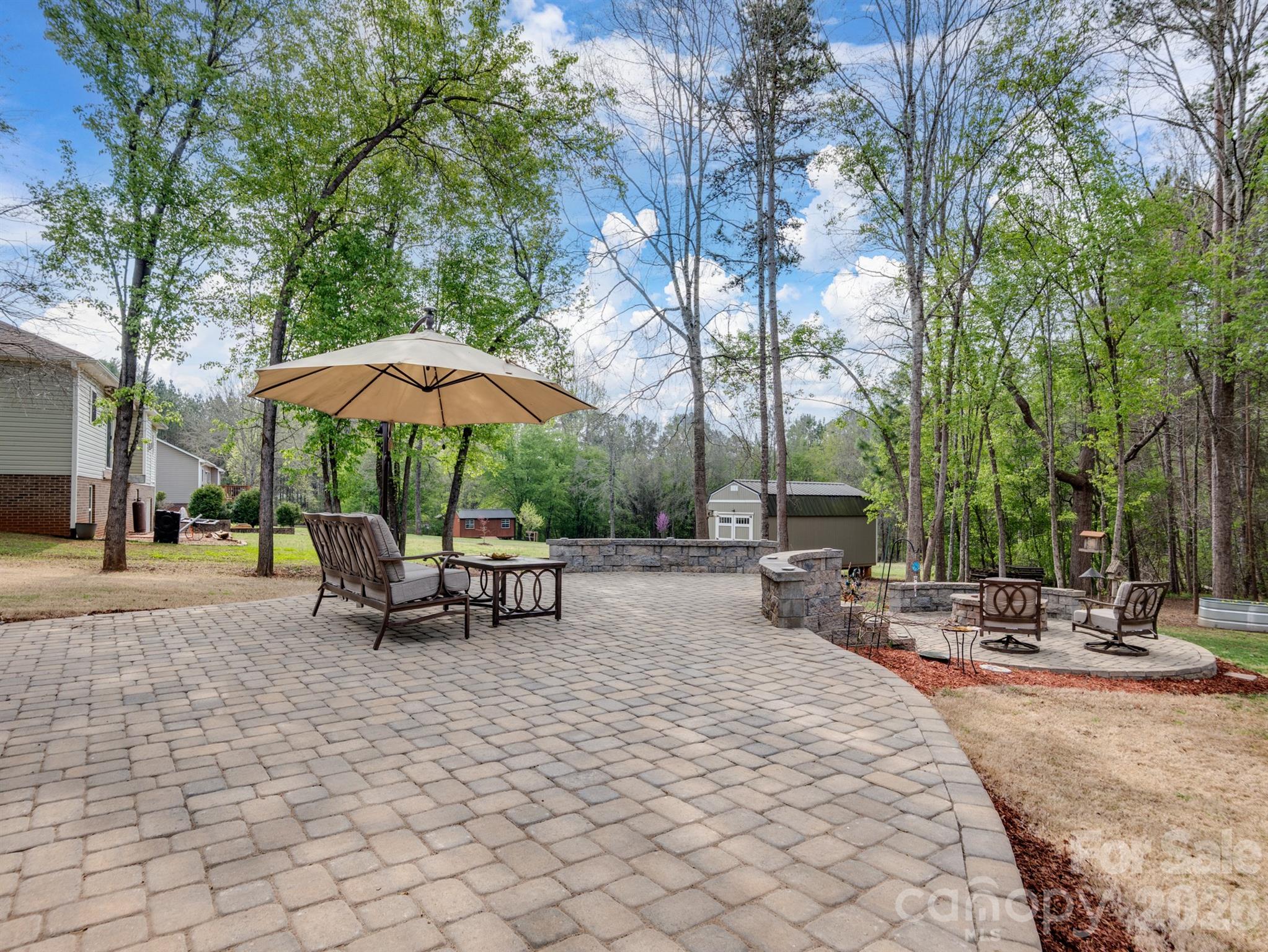 2235 Picnic Drive Property Photo 2