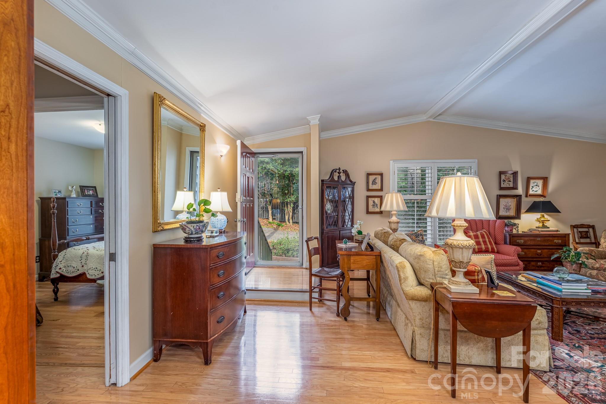 838 Bridgewood Drive Property Photo 3
