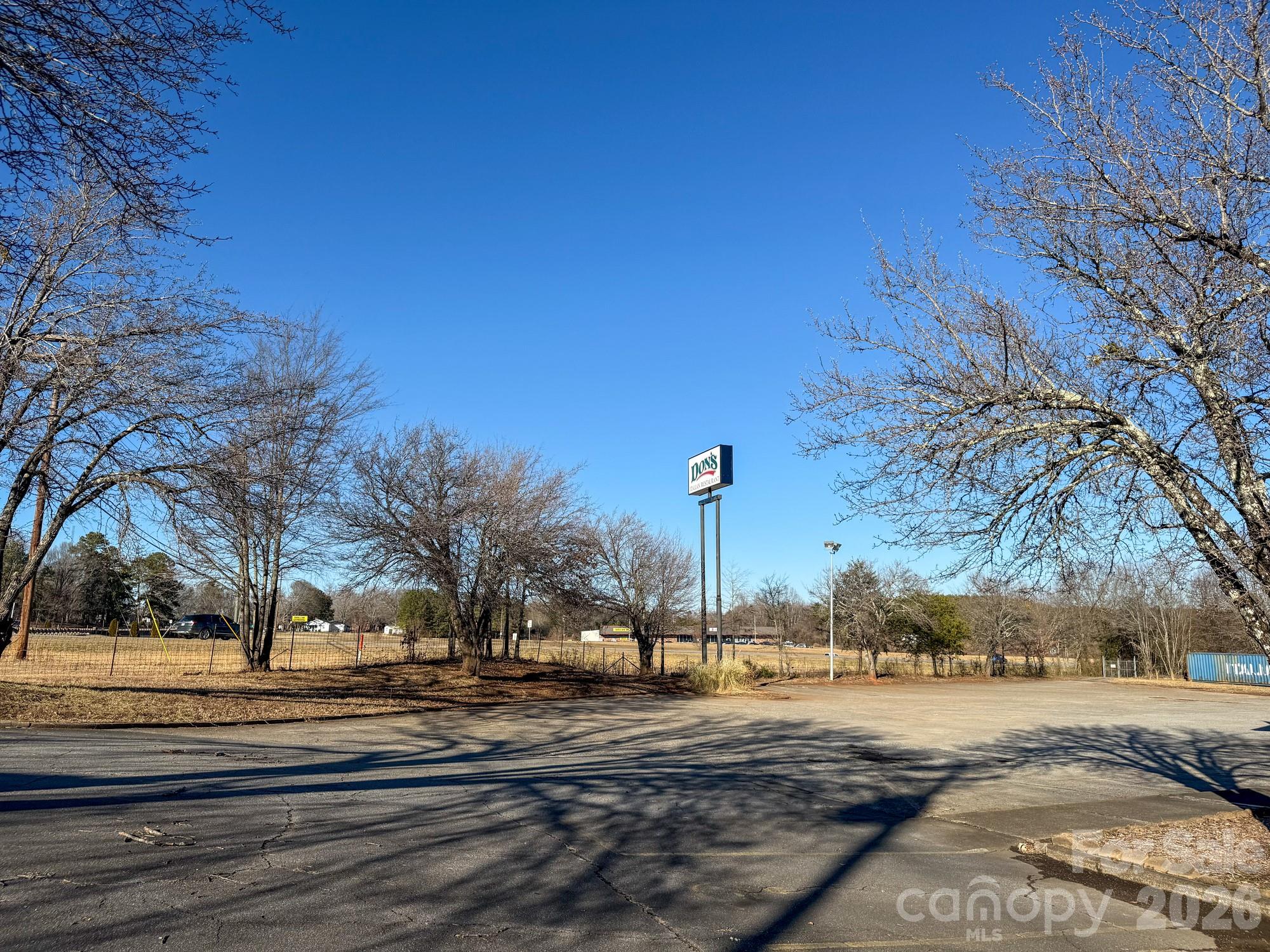 619 Oakland Road Property Photo 4