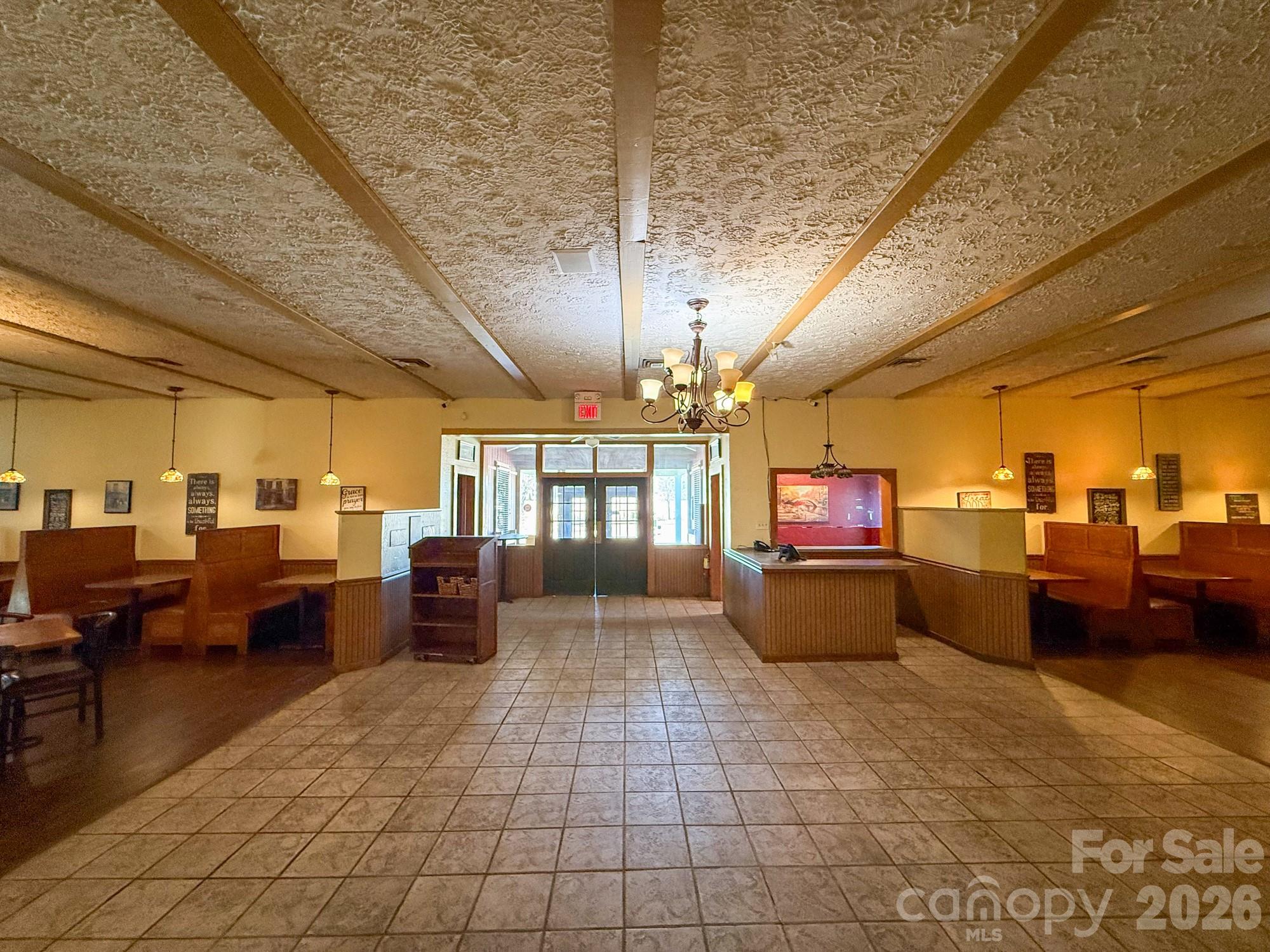 619 Oakland Road Property Photo 7