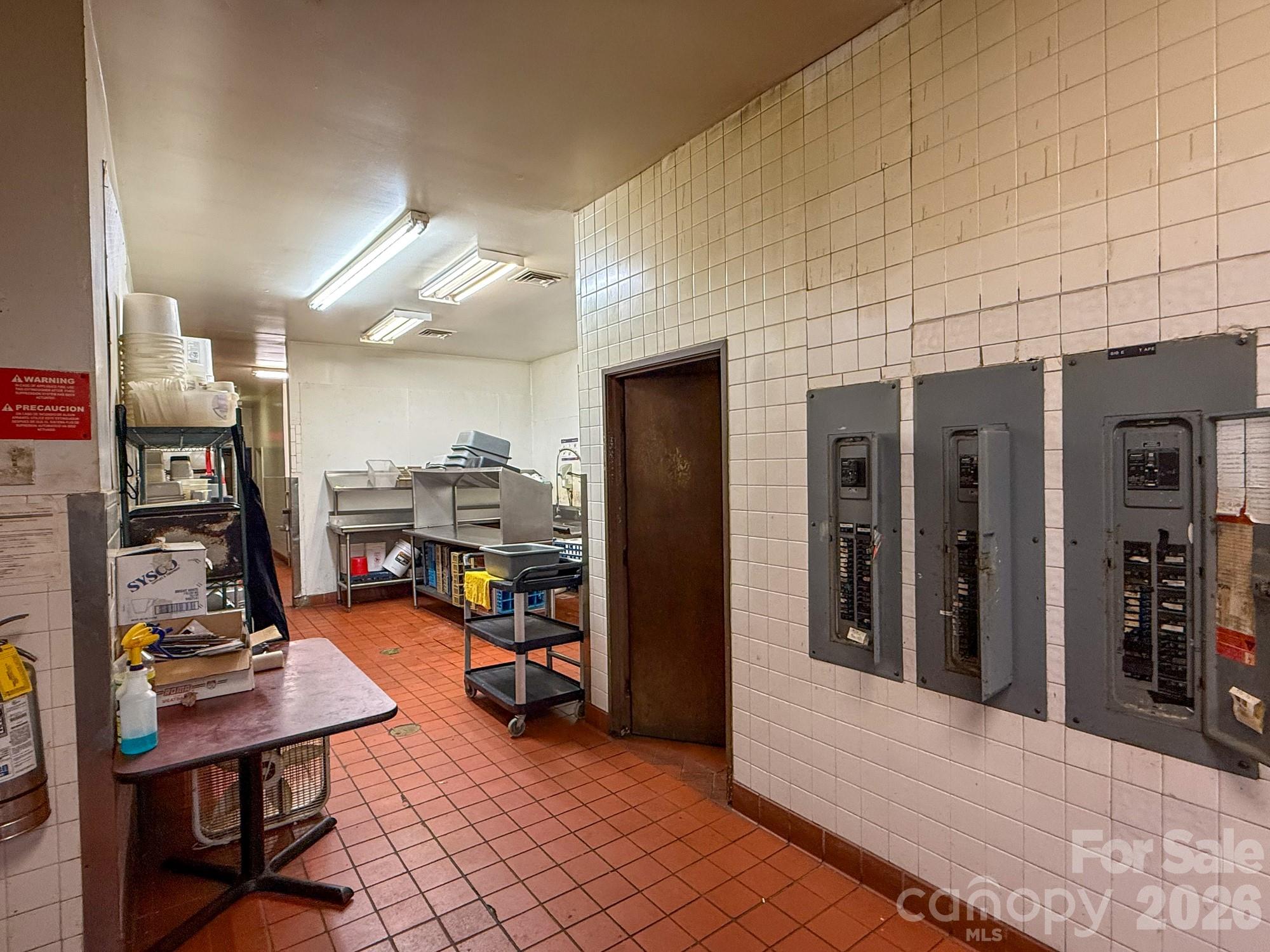 619 Oakland Road Property Photo 14