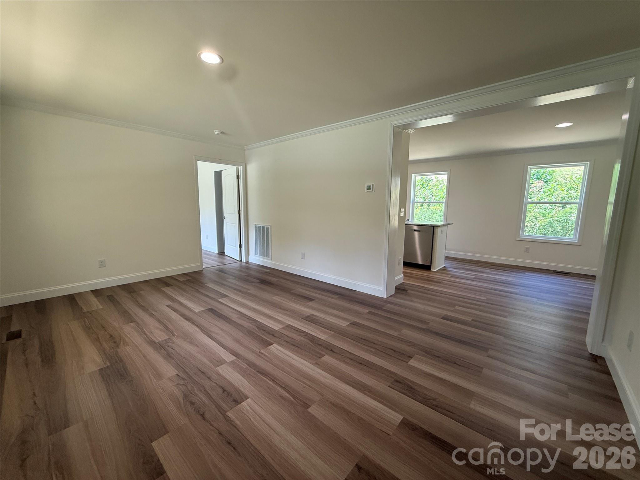 204 Oscelake Way Property Photo 11