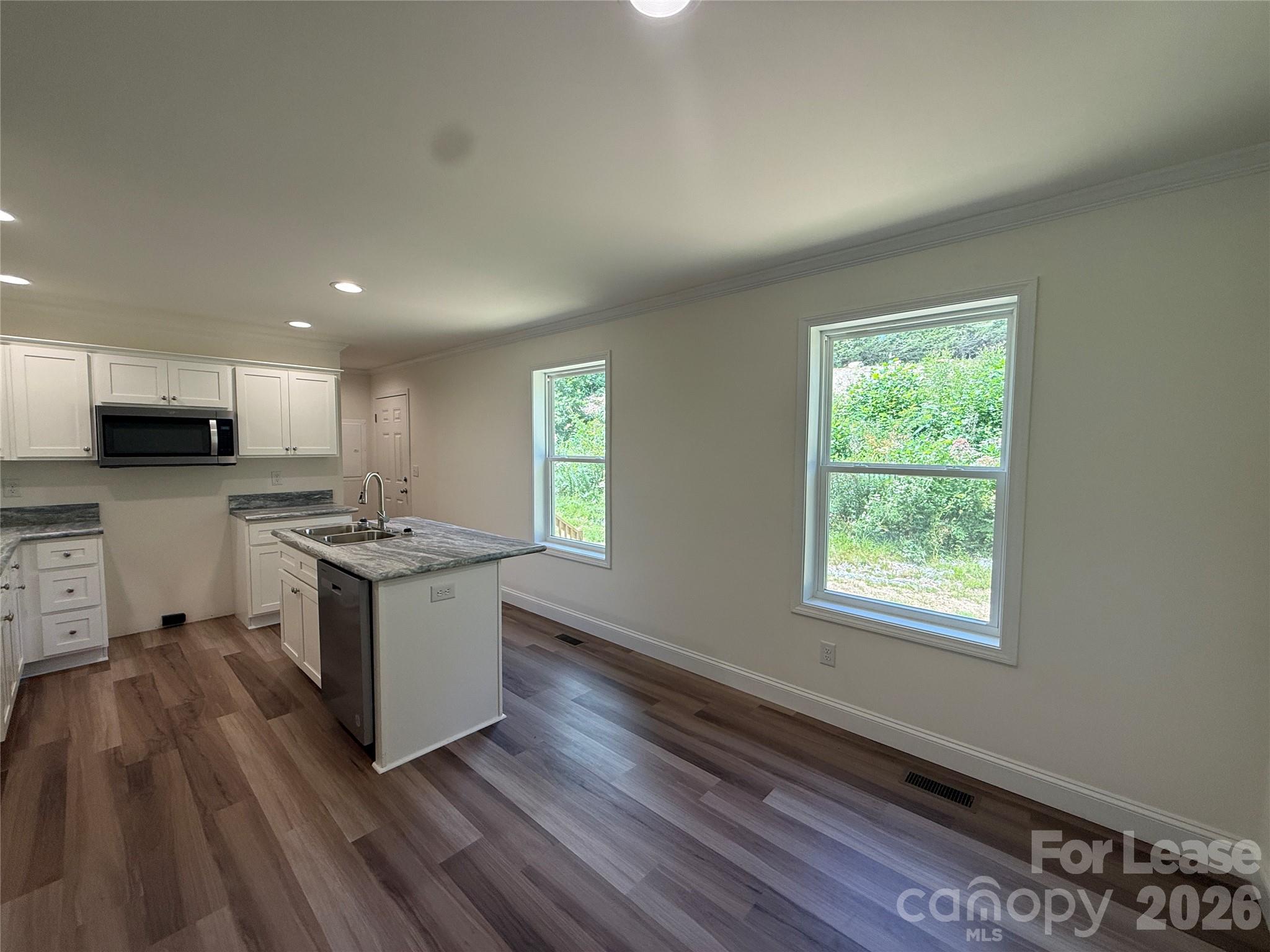 204 Oscelake Way Property Photo 12