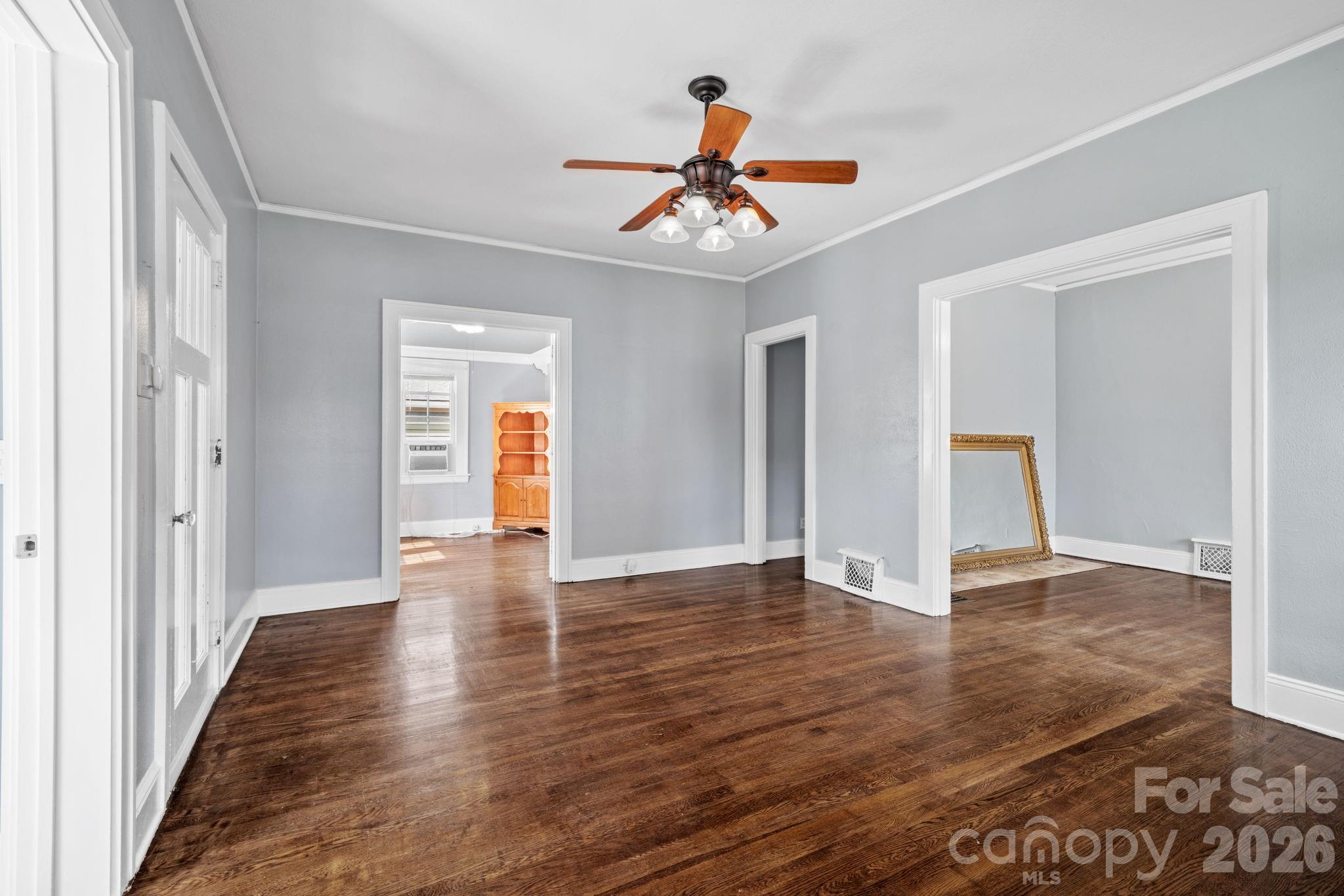221 Summit Street Property Photo 7