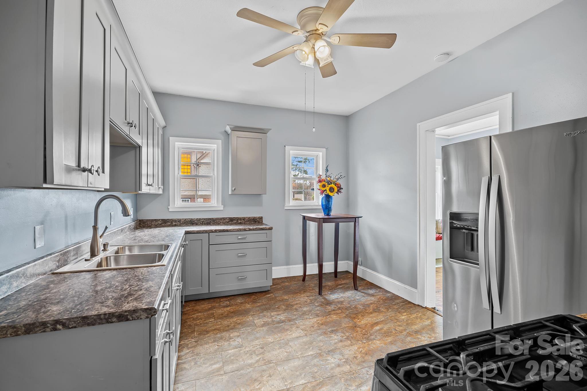 221 Summit Street Property Photo 8