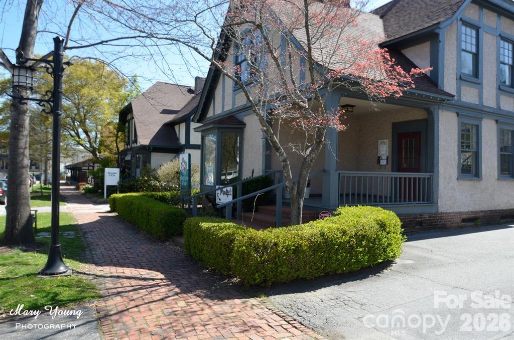 221 Summit Street Property Photo 29