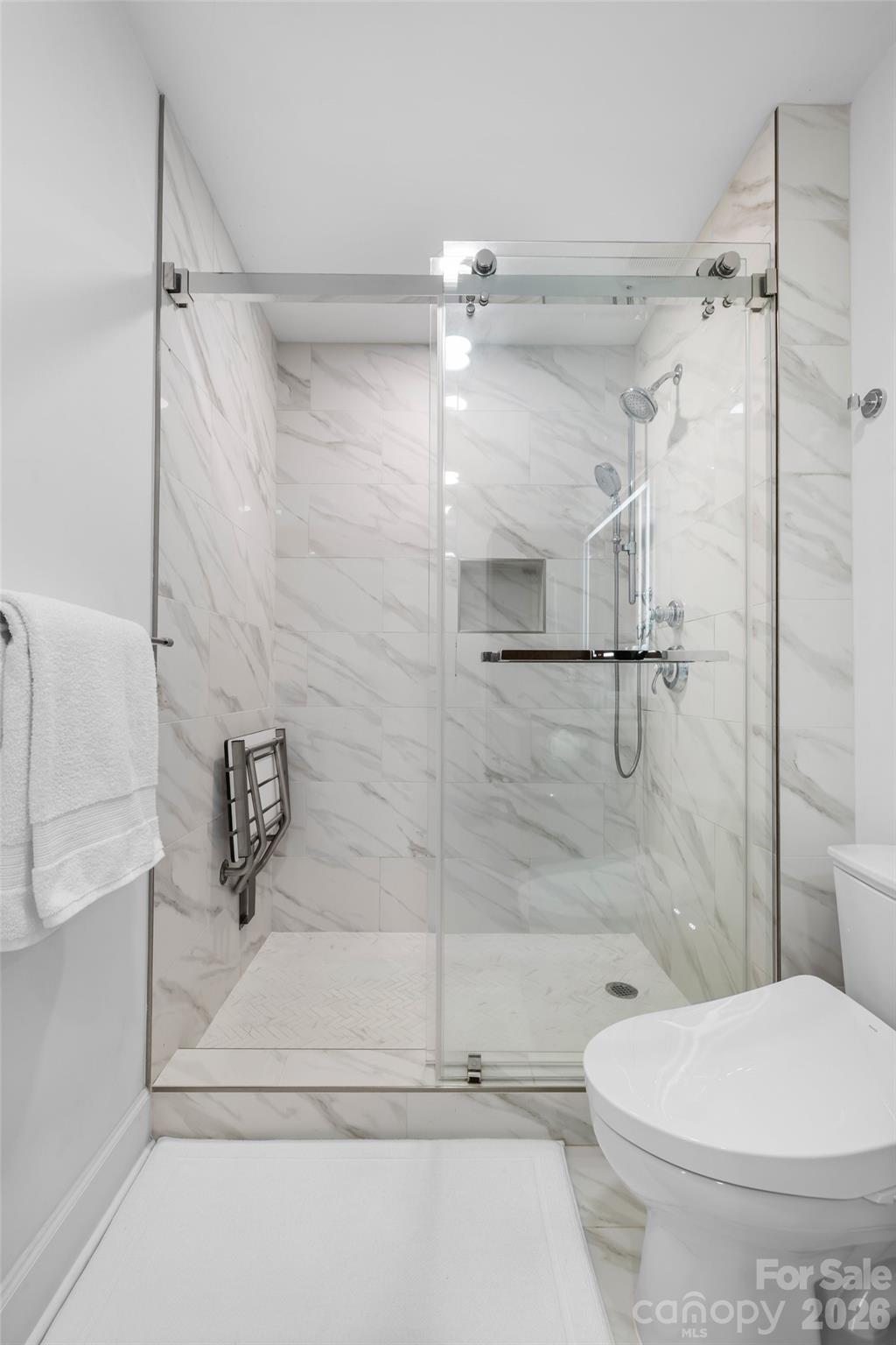 300 N Fulton Street 24 Property Photo 5