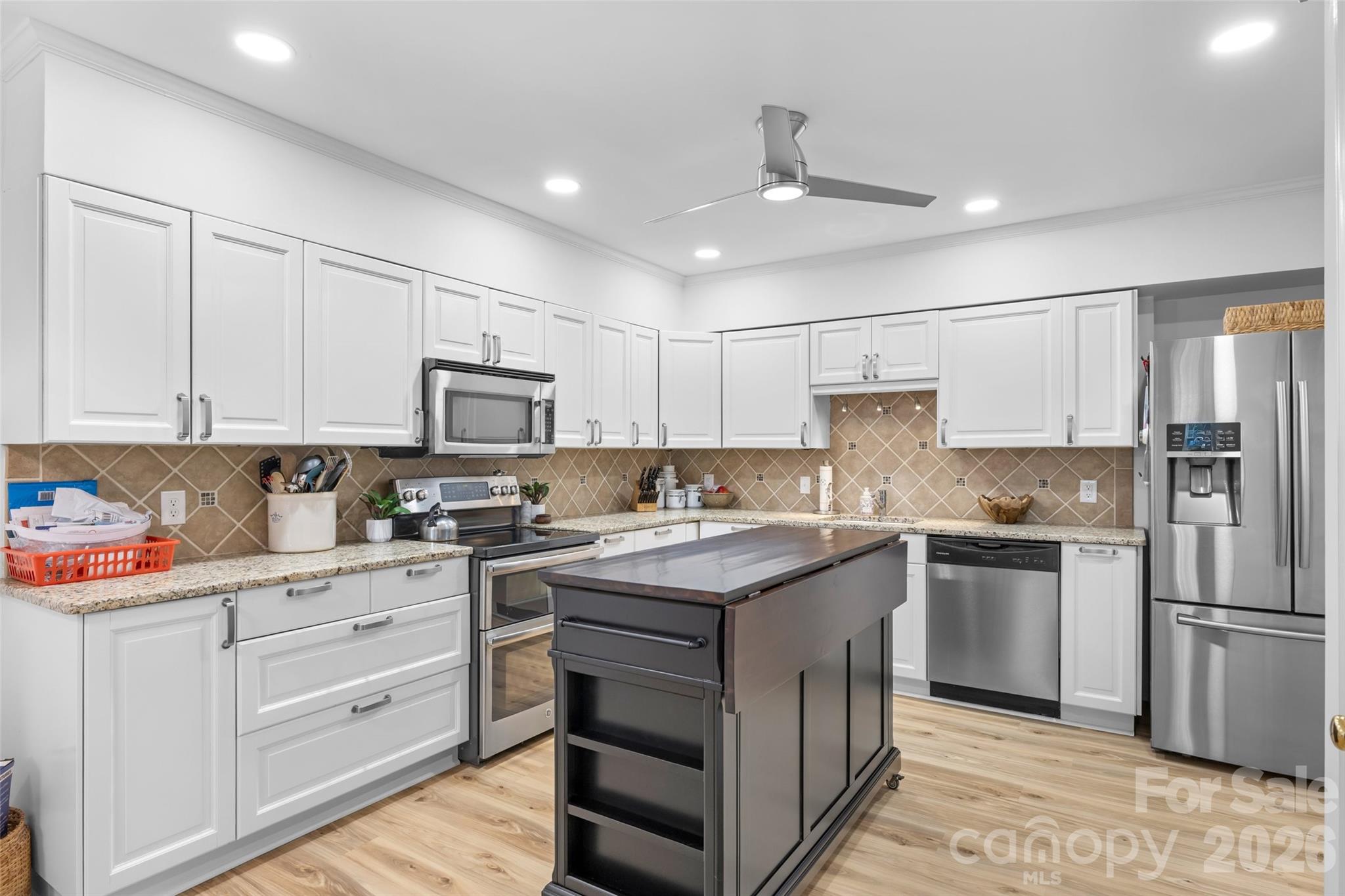 300 N Fulton Street 24 Property Photo 8